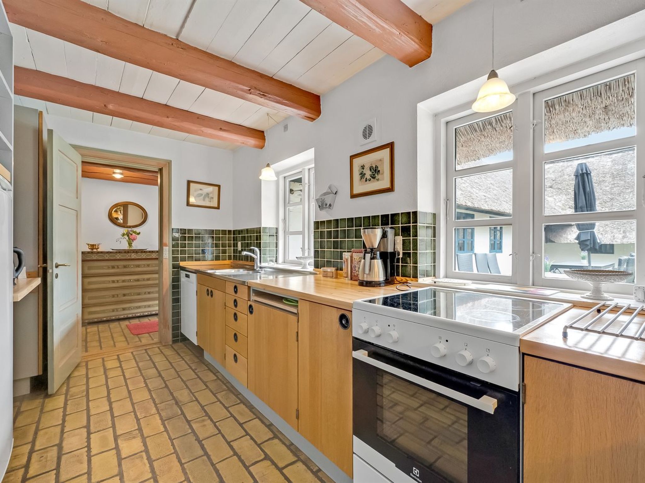 "Tatiane" - 10km from the sea - Binnen
