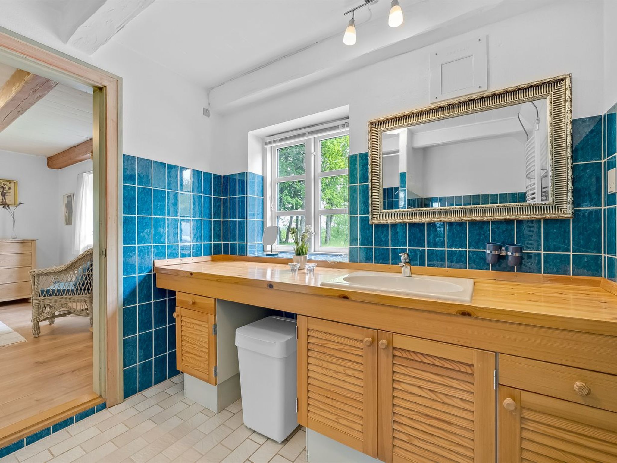 "Tatiane" - 10km from the sea - Binnen