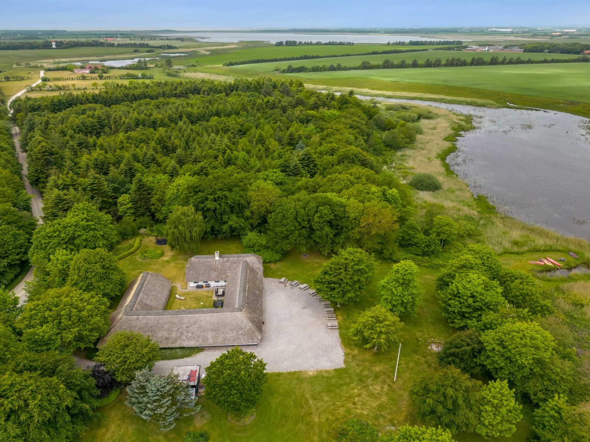 "Tatiane" - 10km from the sea - Buiten