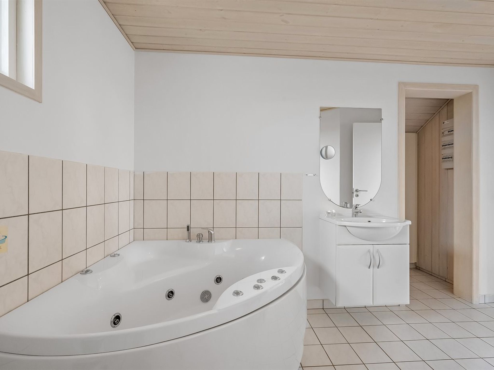 "Erland" - 500m from the sea