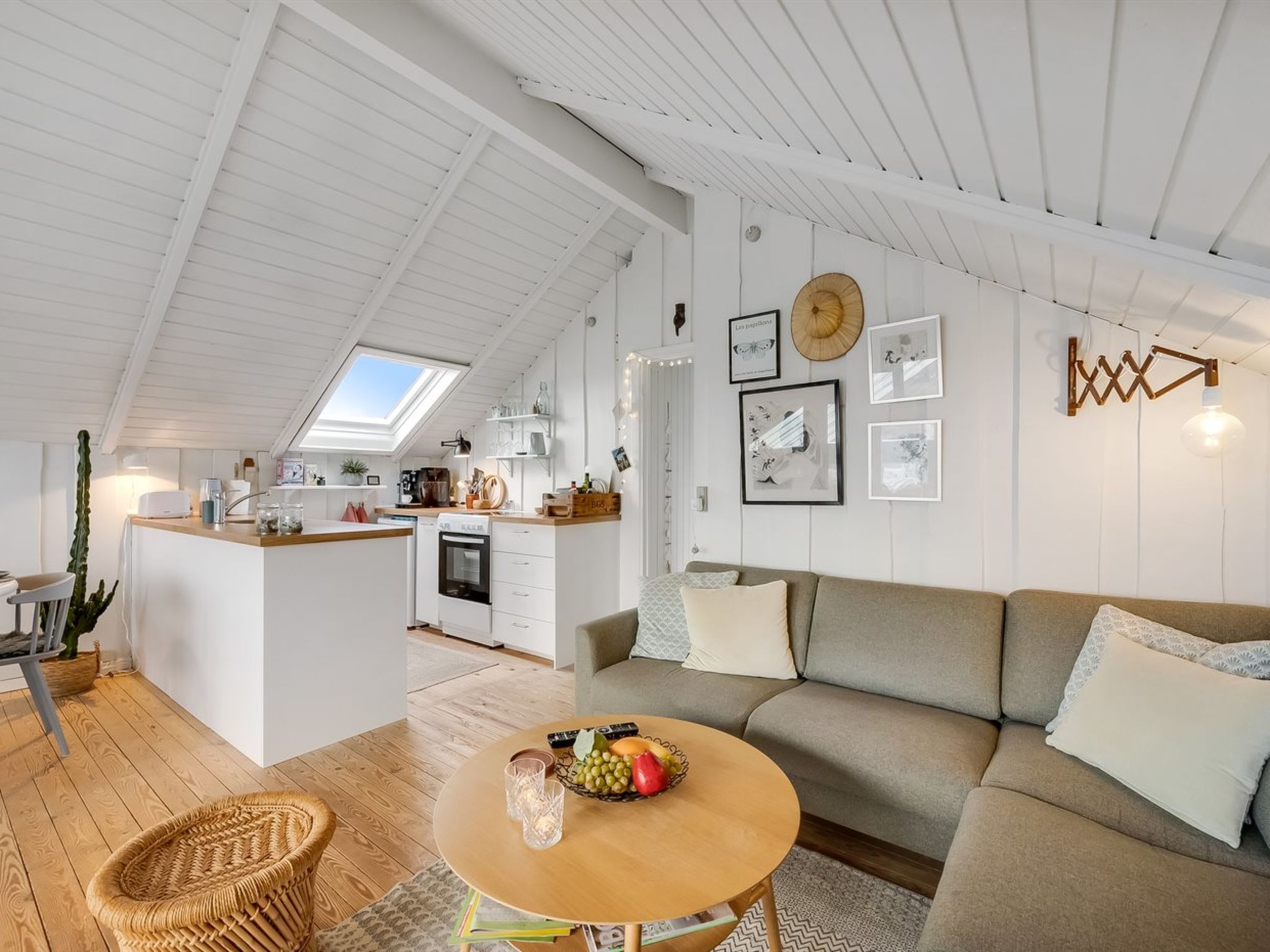 "Kamile" - 400m from the sea - Binnen