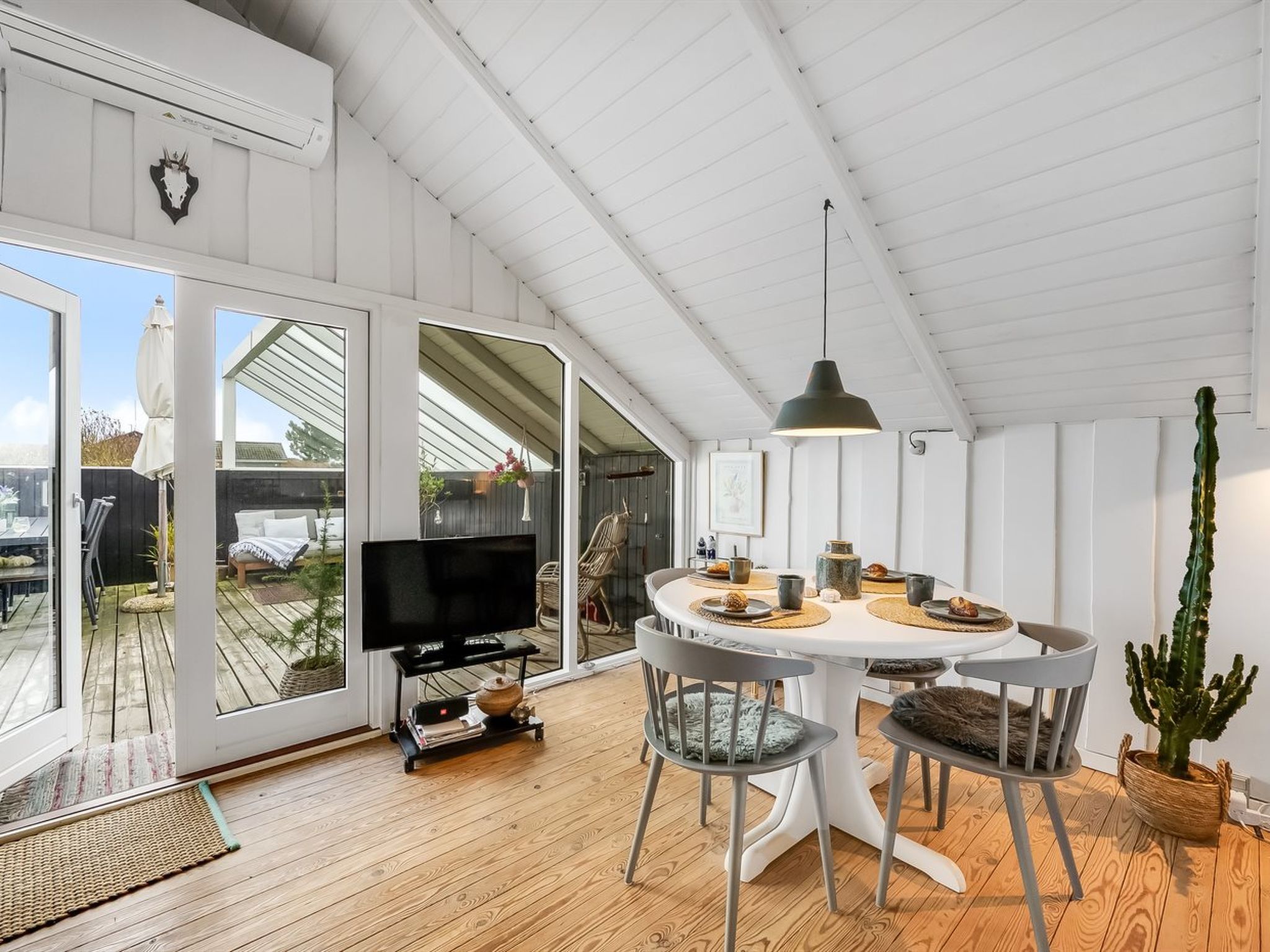 "Kamile" - 400m from the sea-Binnen