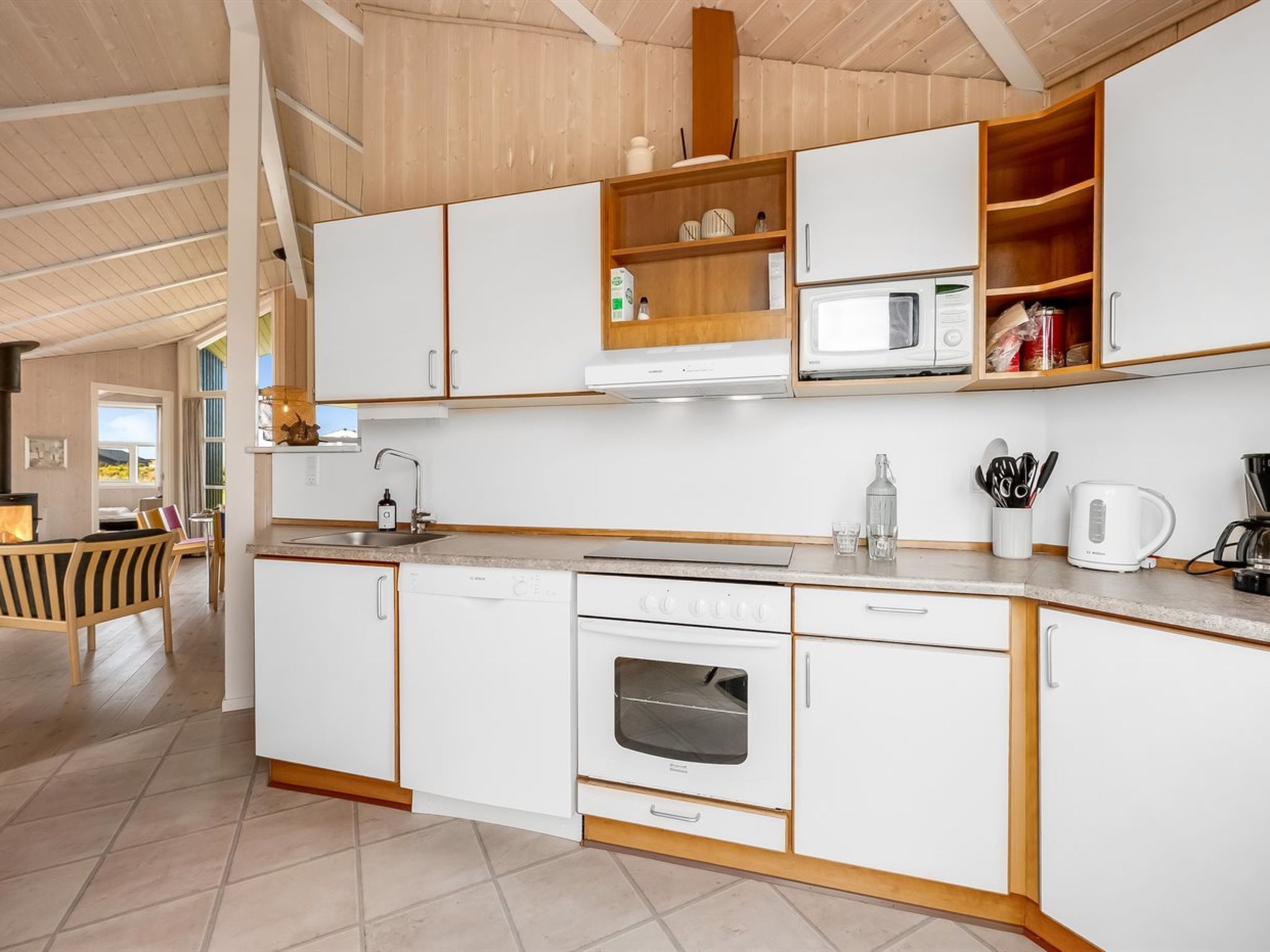 "Eemil" - 700m from the sea - Inside