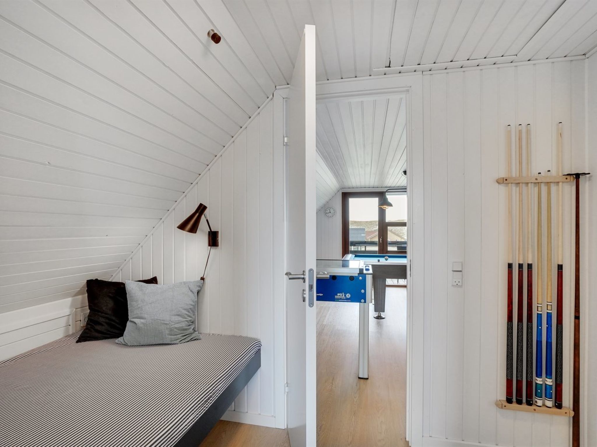 "Kristanna" - 150m from the sea-Binnen