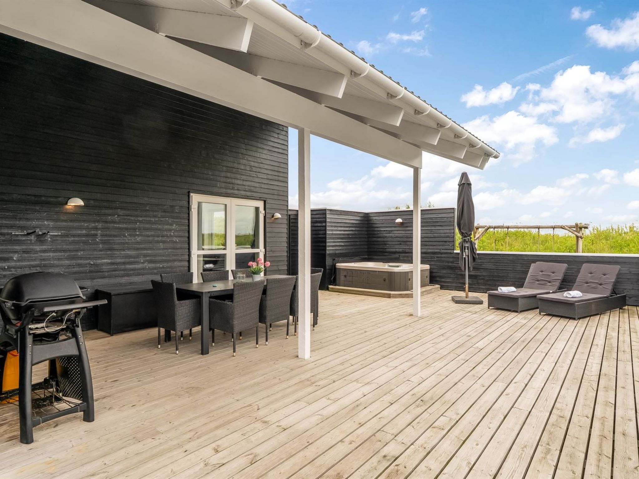 "Markku" - 400m from the sea - Buiten