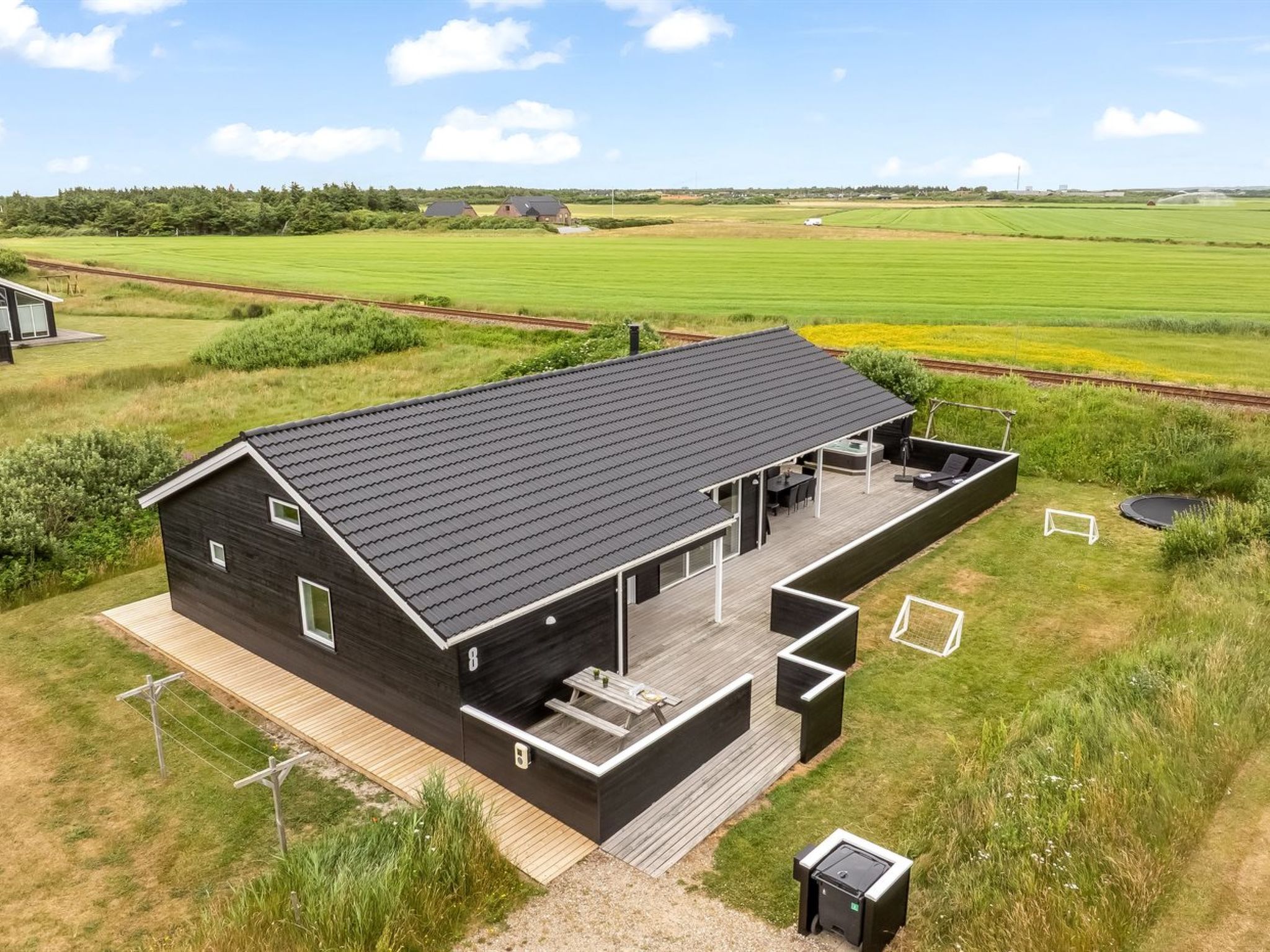 "Markku" - 400m from the sea - Buiten