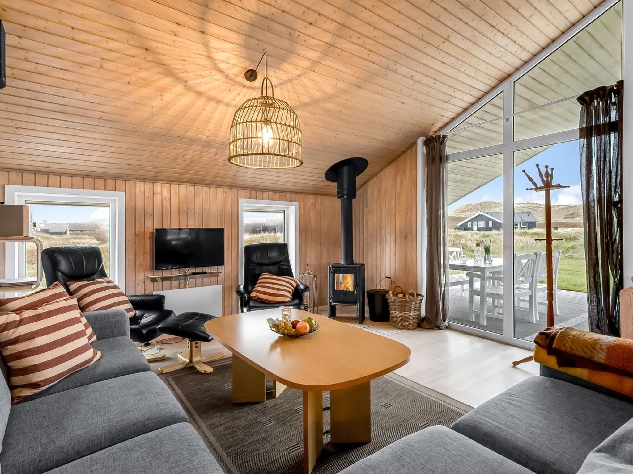 "Elnur" - 100m from the sea - Binnen