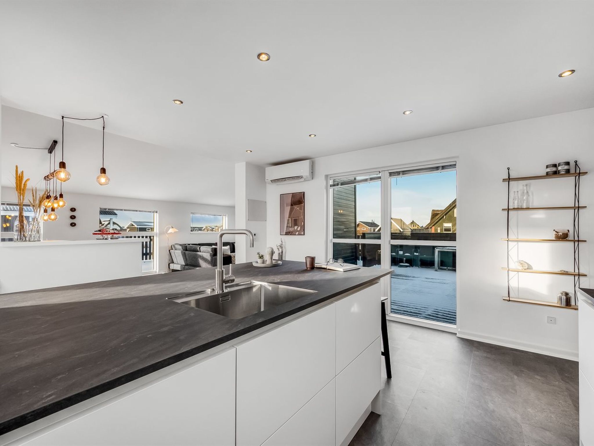 "Damaskin" - 300m from the sea-Binnen