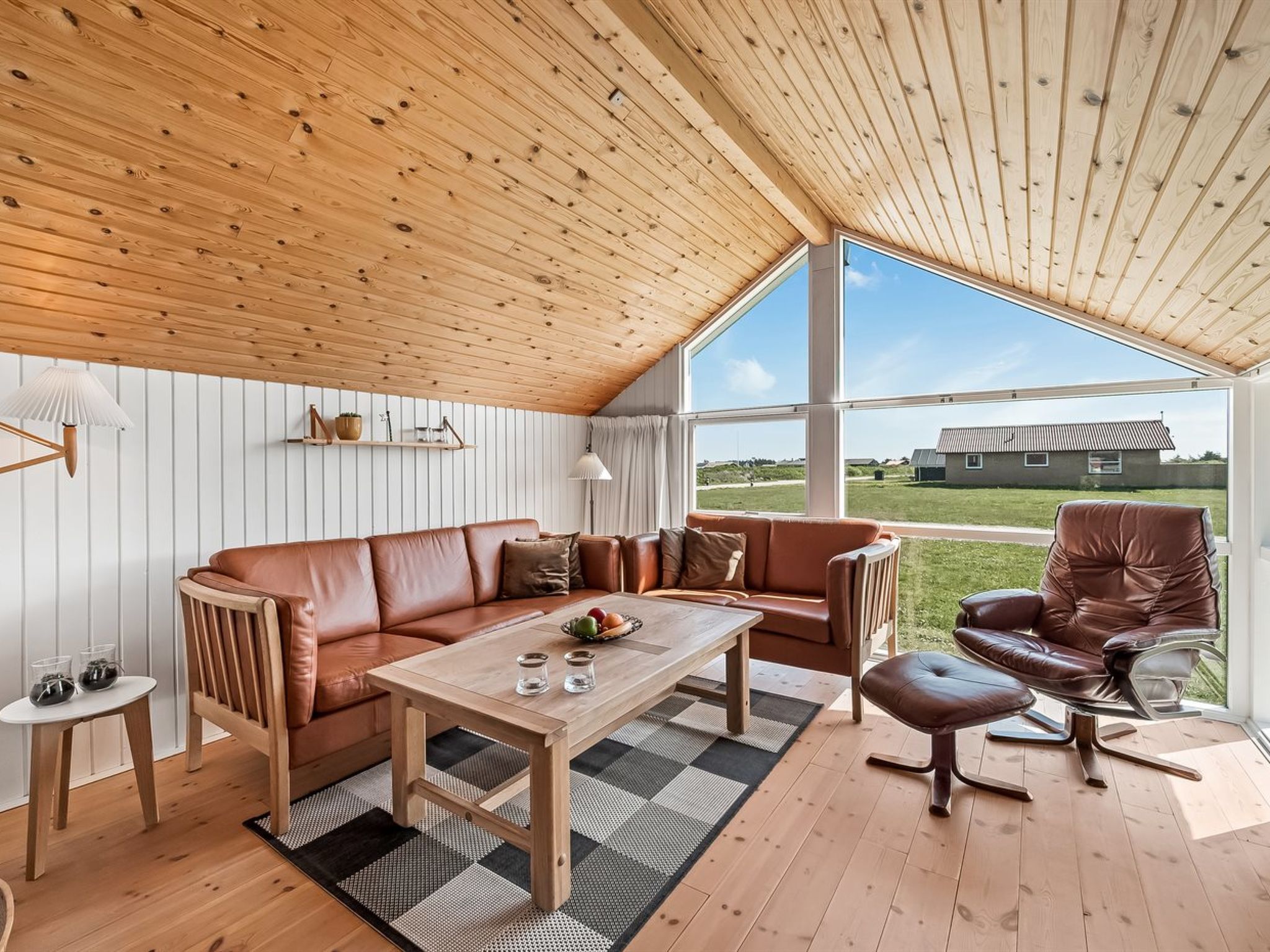 "Emppu" - 250m from the sea - Binnen