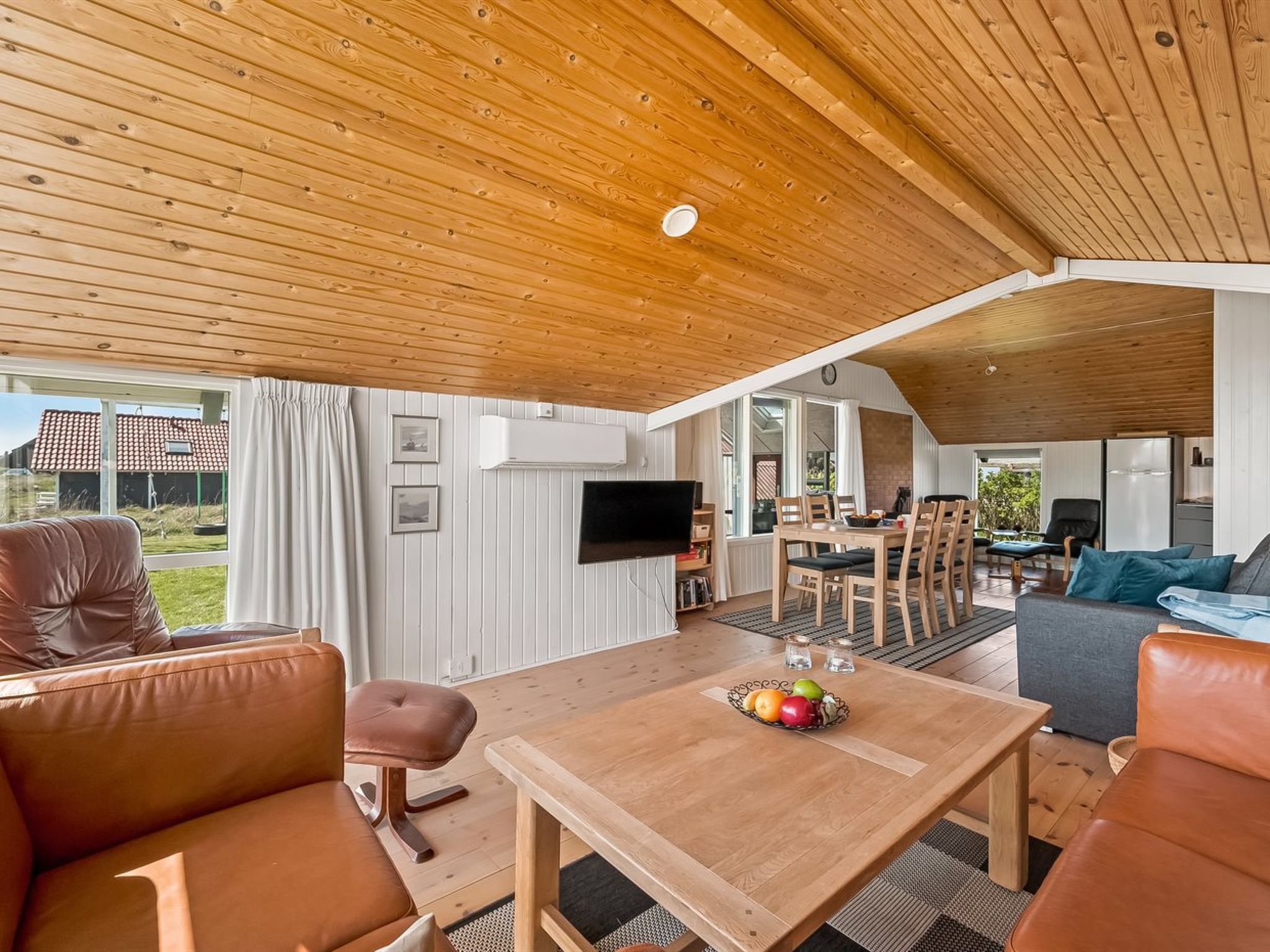 "Emppu" - 250m from the sea - Binnen