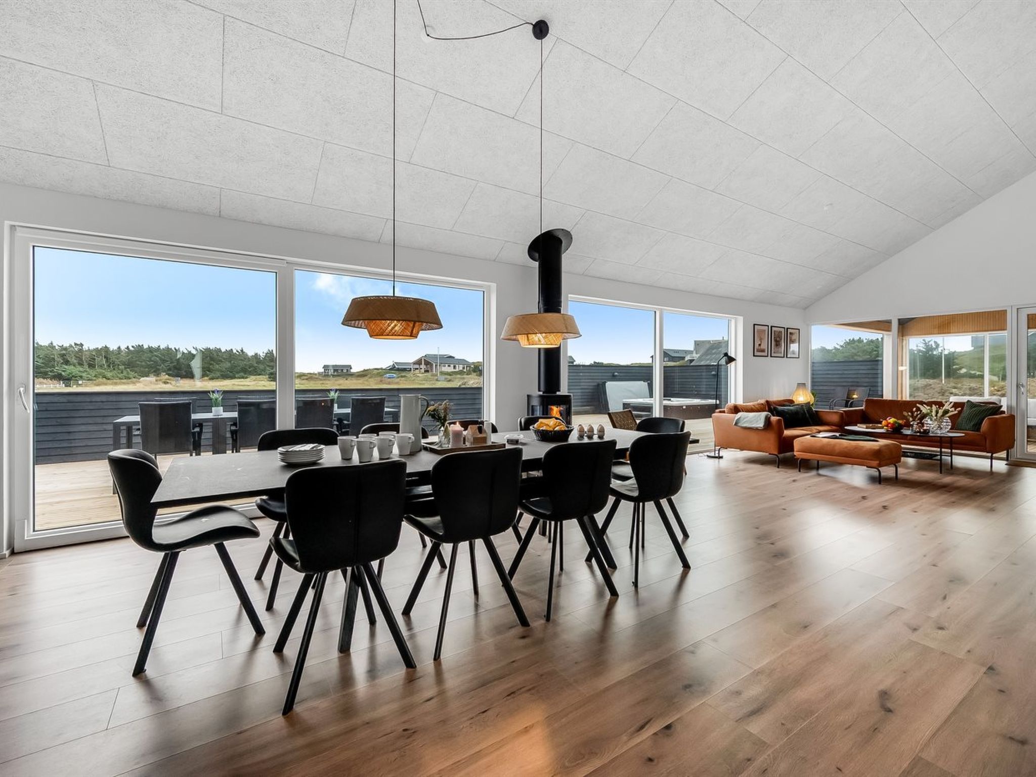 "Dreng" - 300m from the sea - Binnen