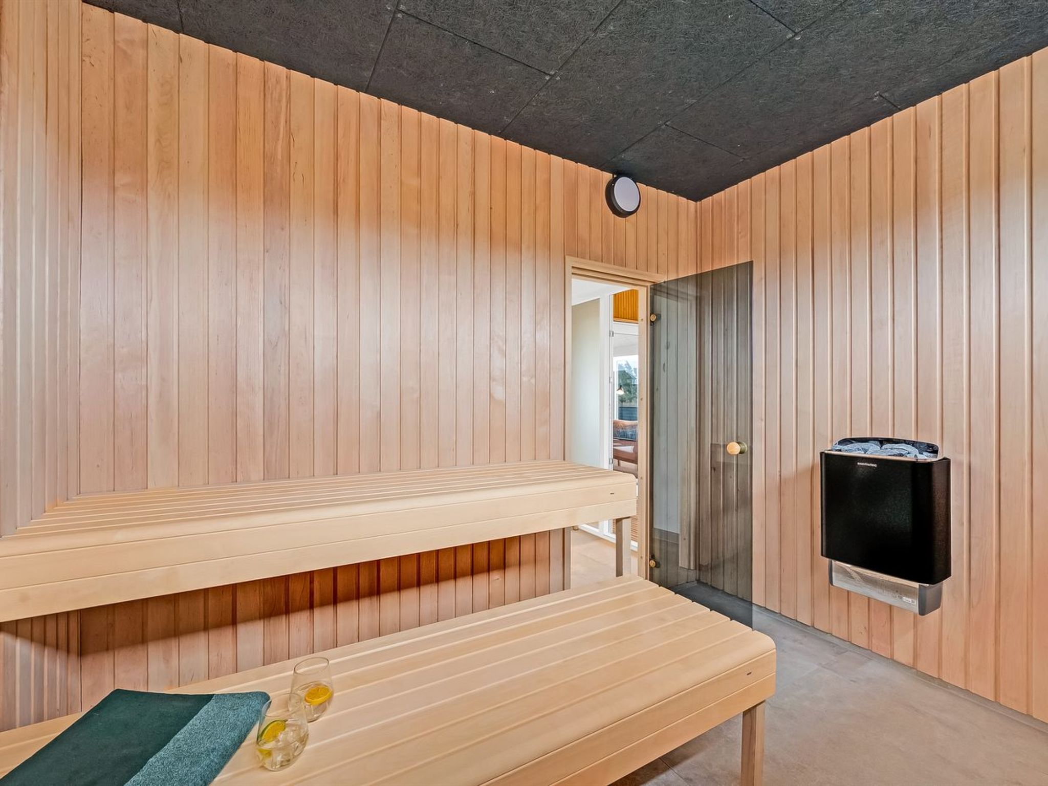 "Dreng" - 300m from the sea - Binnen