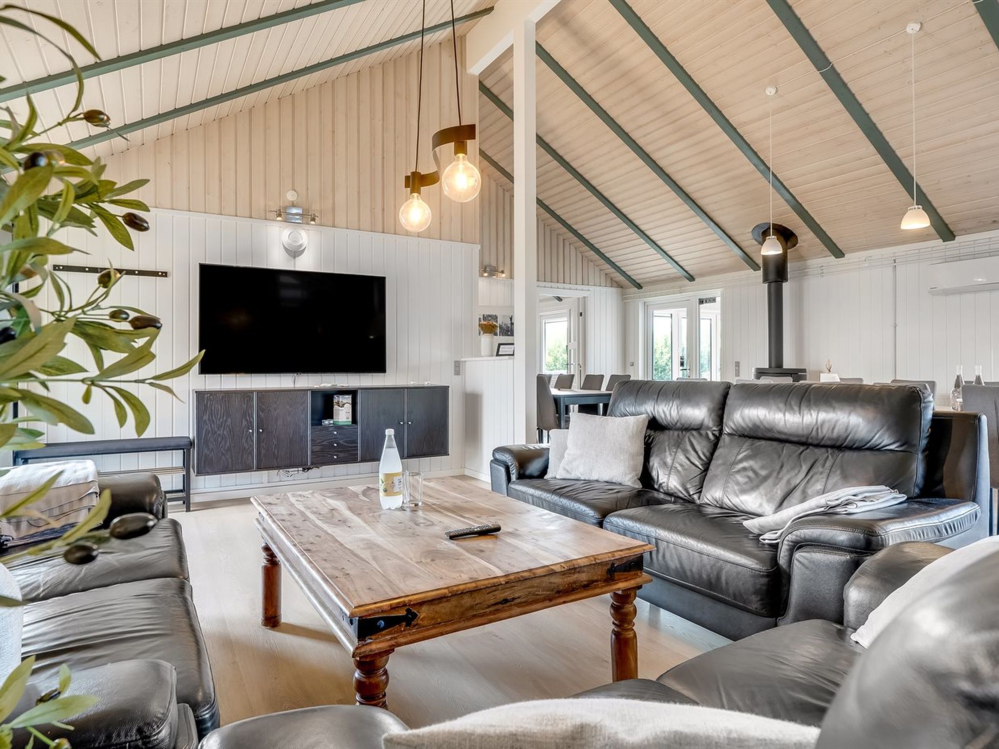 "Eftim" - 500m from the sea - Binnen