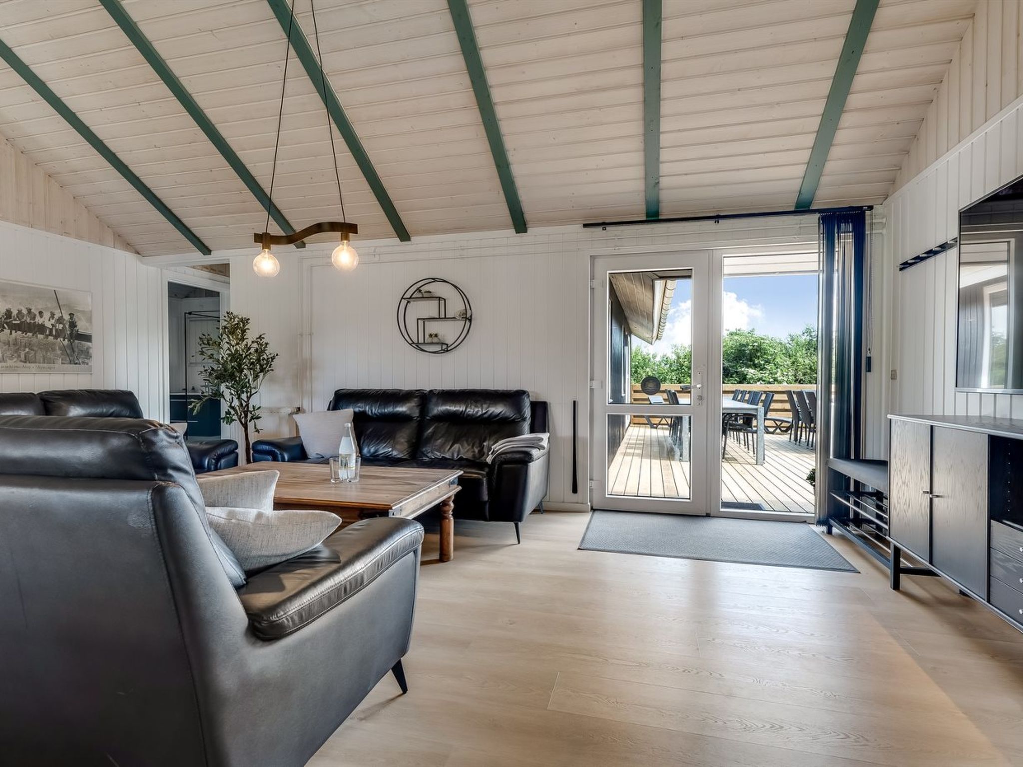 "Eftim" - 500m from the sea - Binnen