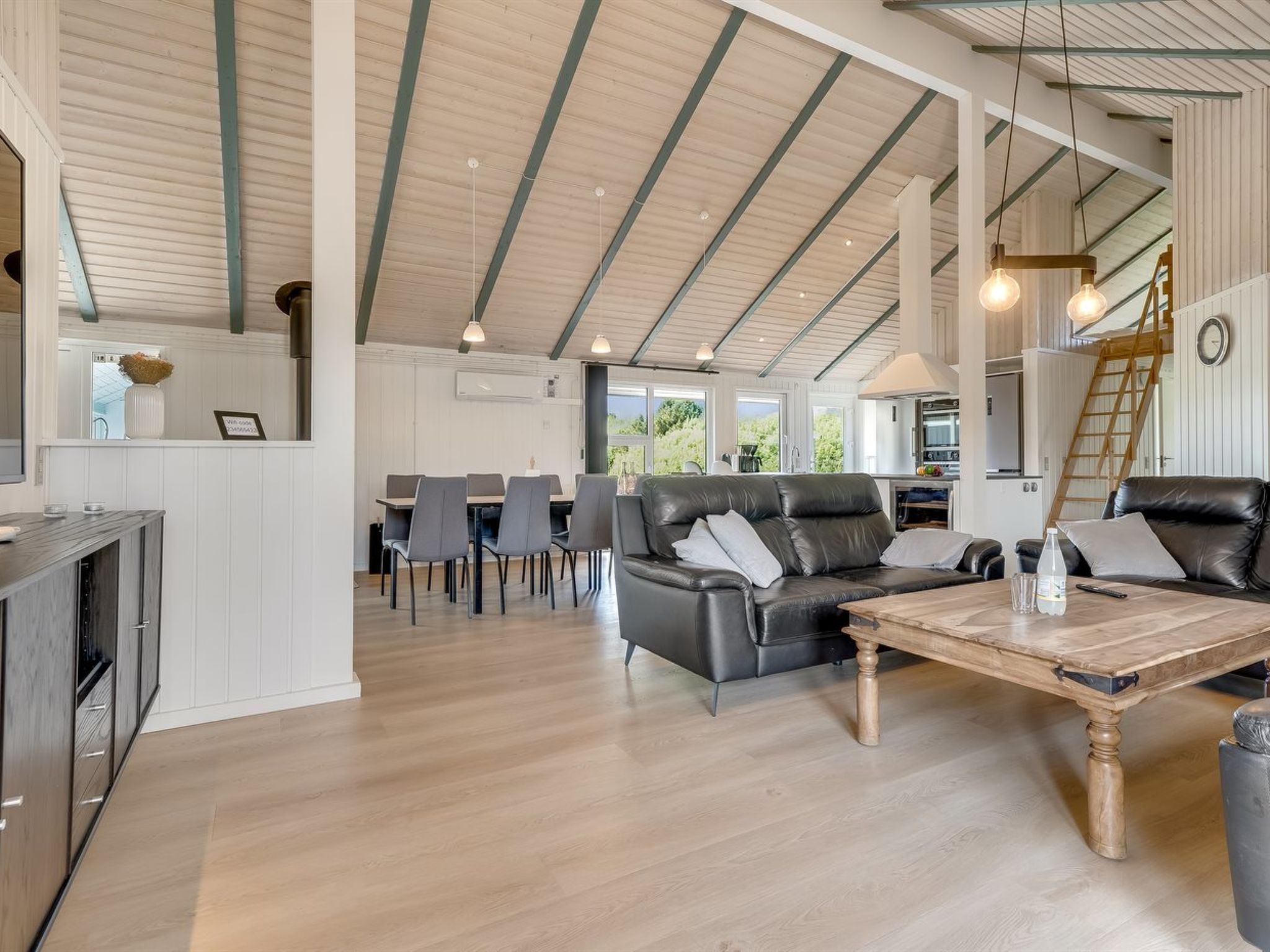 "Eftim" - 500m from the sea - Binnen