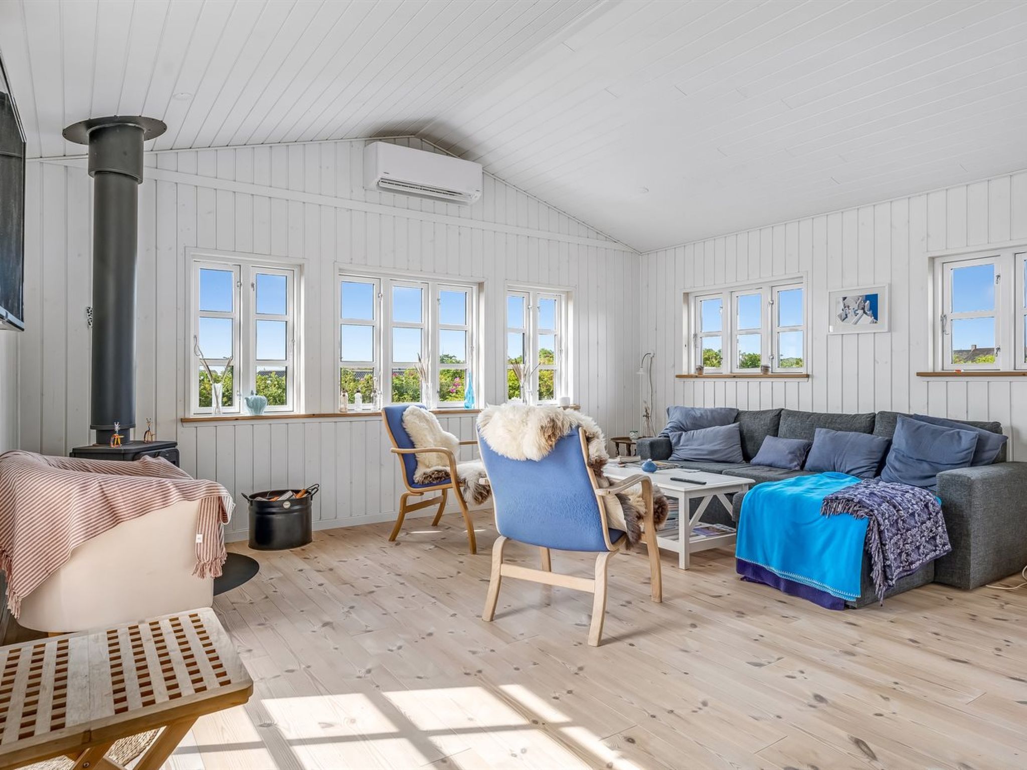 "Thine" - 250m from the sea - Binnen