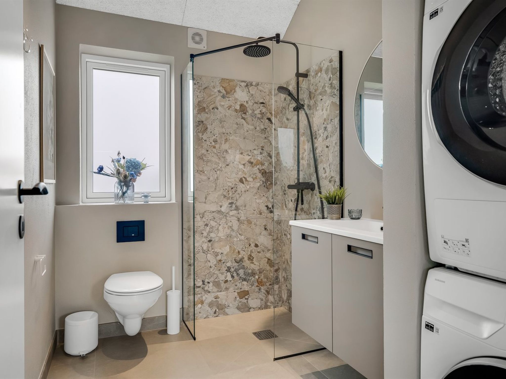 "Konrad" -  from the sea-Binnen