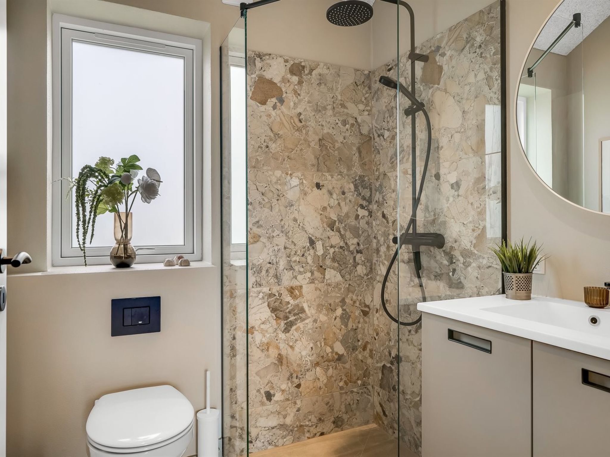 "Konrad" -  from the sea-Binnen