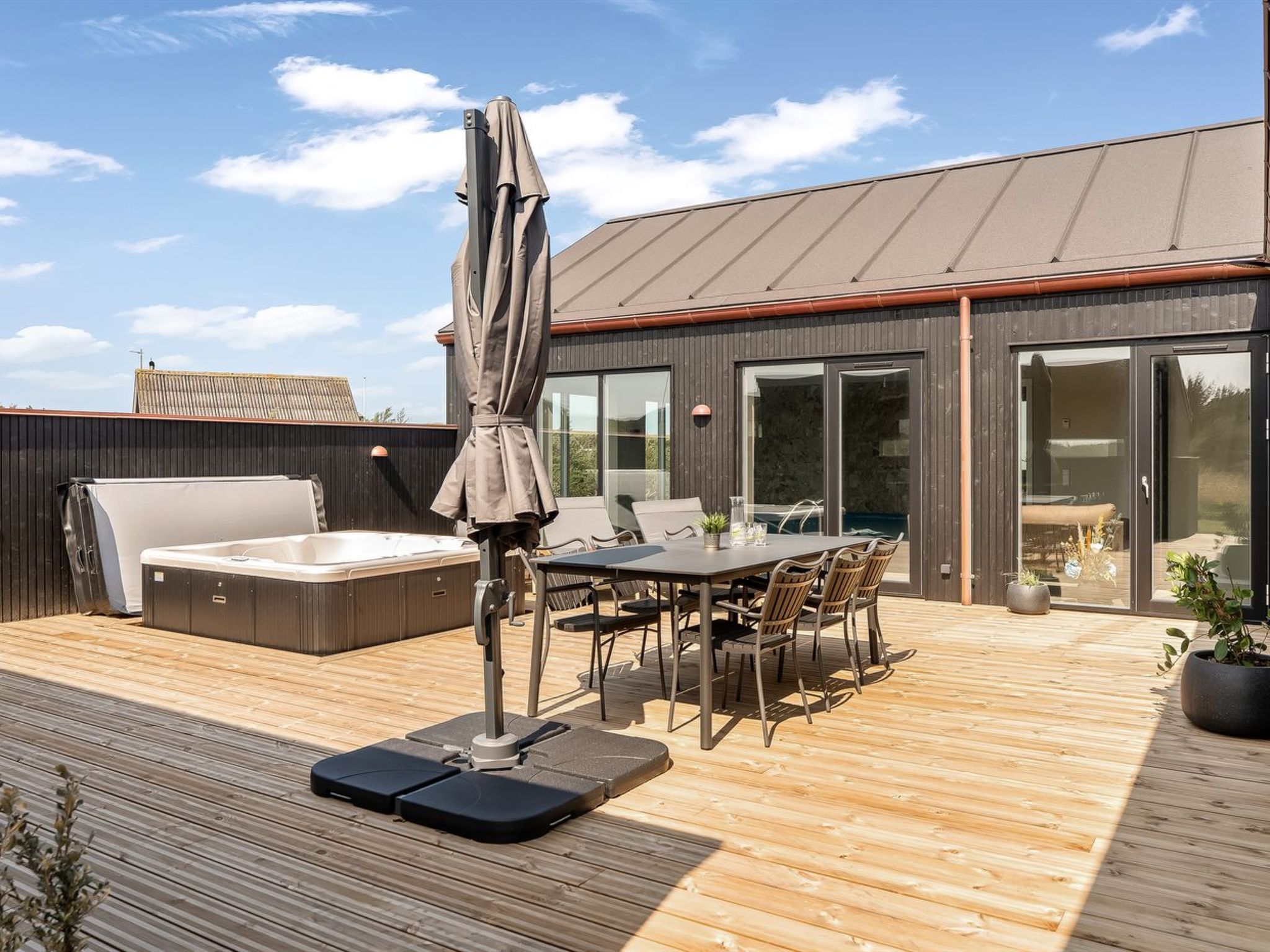 "Konrad" -  from the sea-Buiten