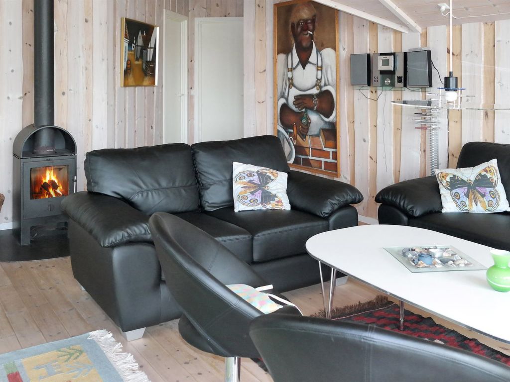 'Bryngeir' - 100m from the sea