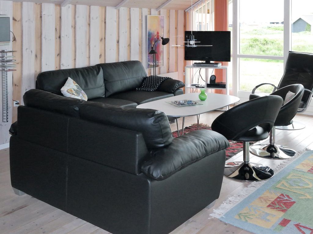 'Bryngeir' - 100m from the sea