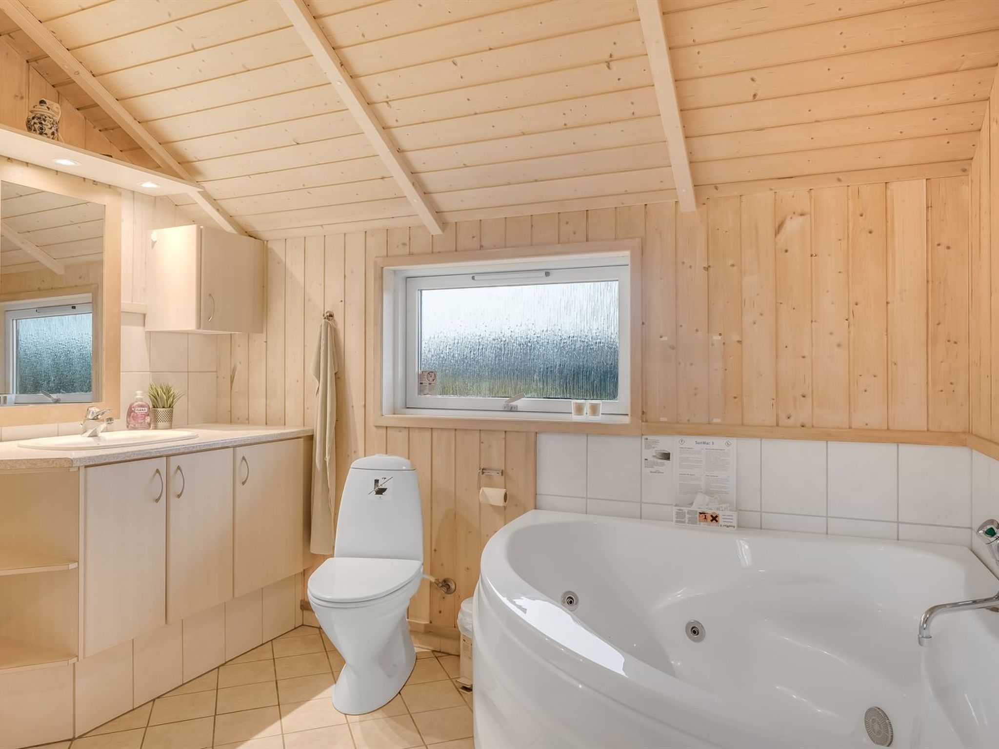 Bathroom / Wellness