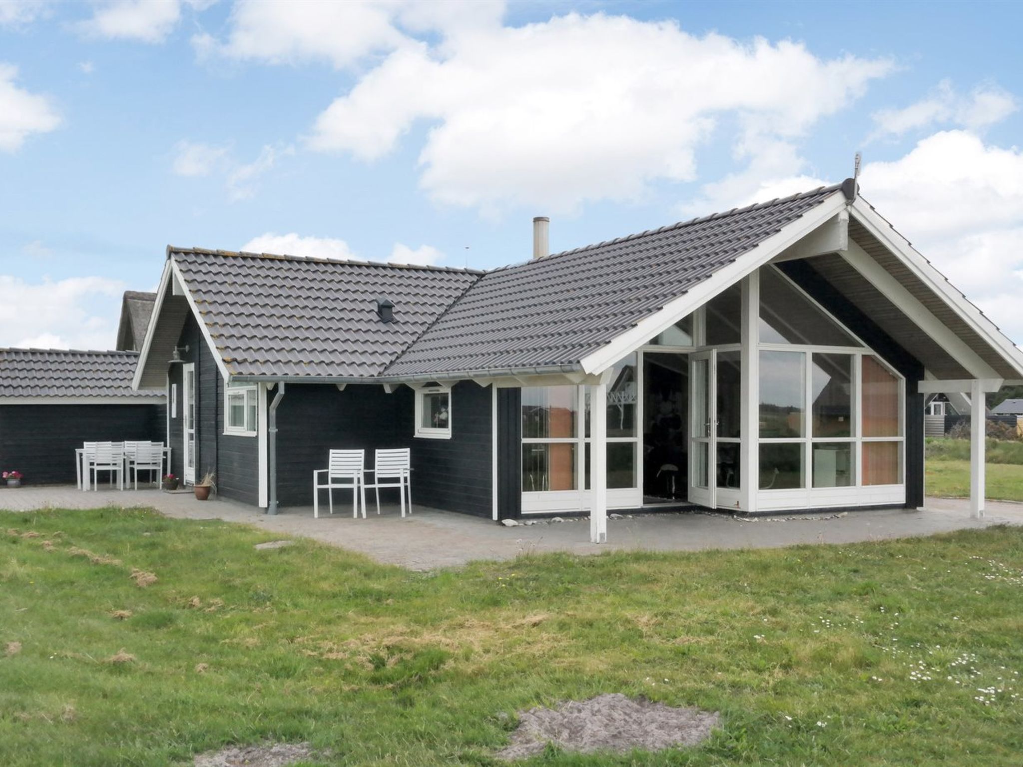 "Bryngeir" - 100m from the sea