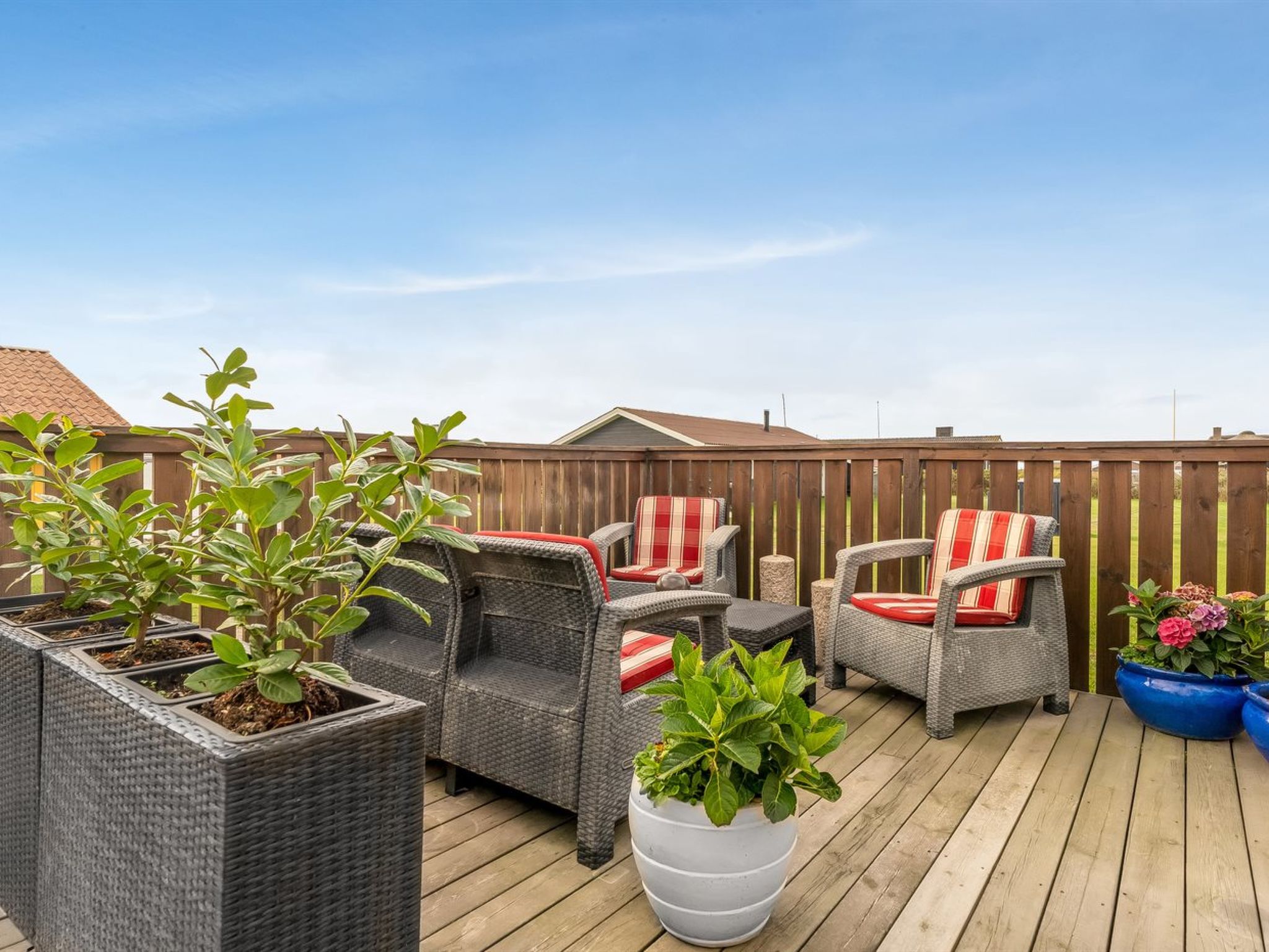 "Aarthi" - 300m from the sea - Outside
