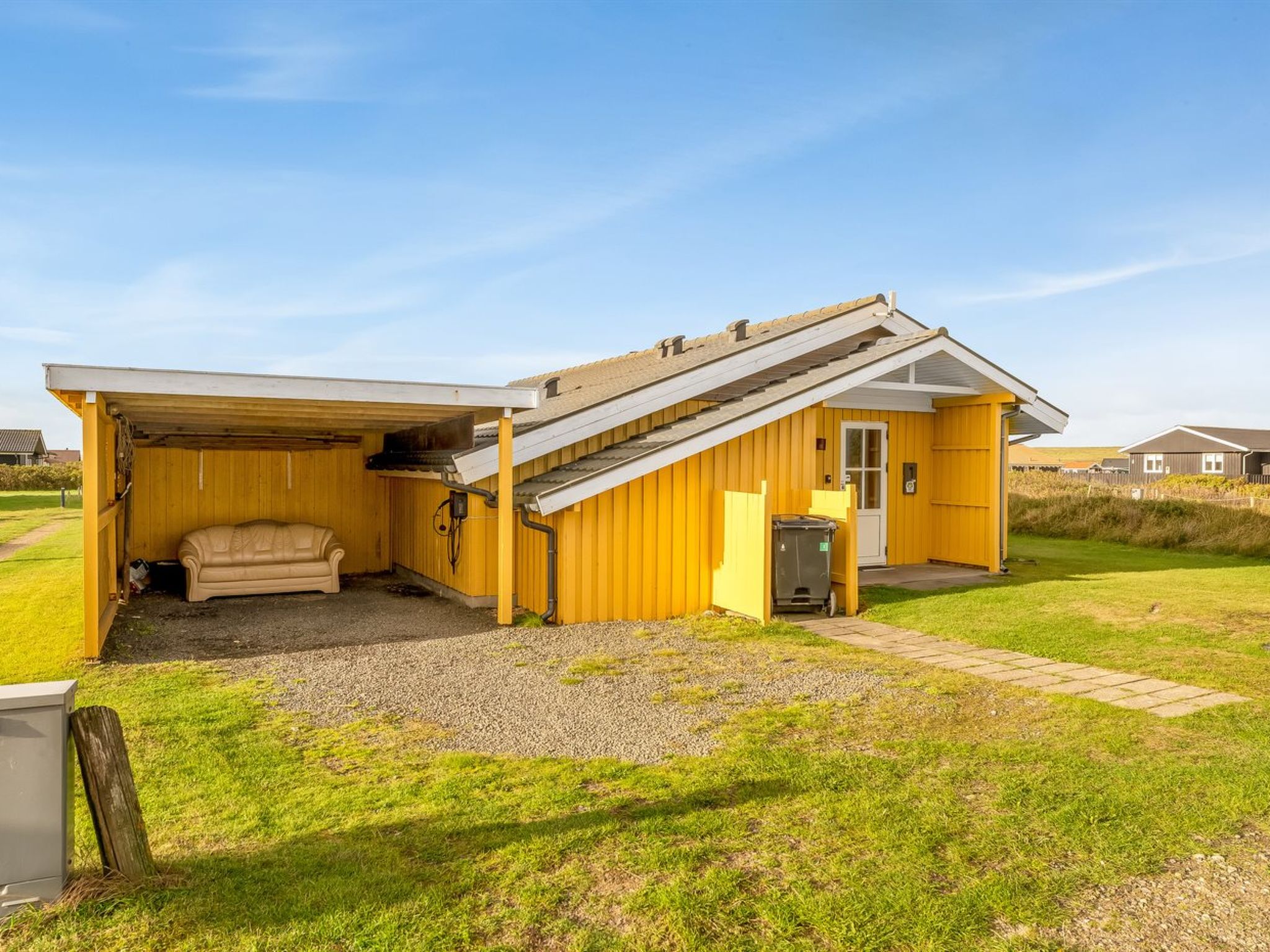 "Aarthi" - 300m from the sea - Outside