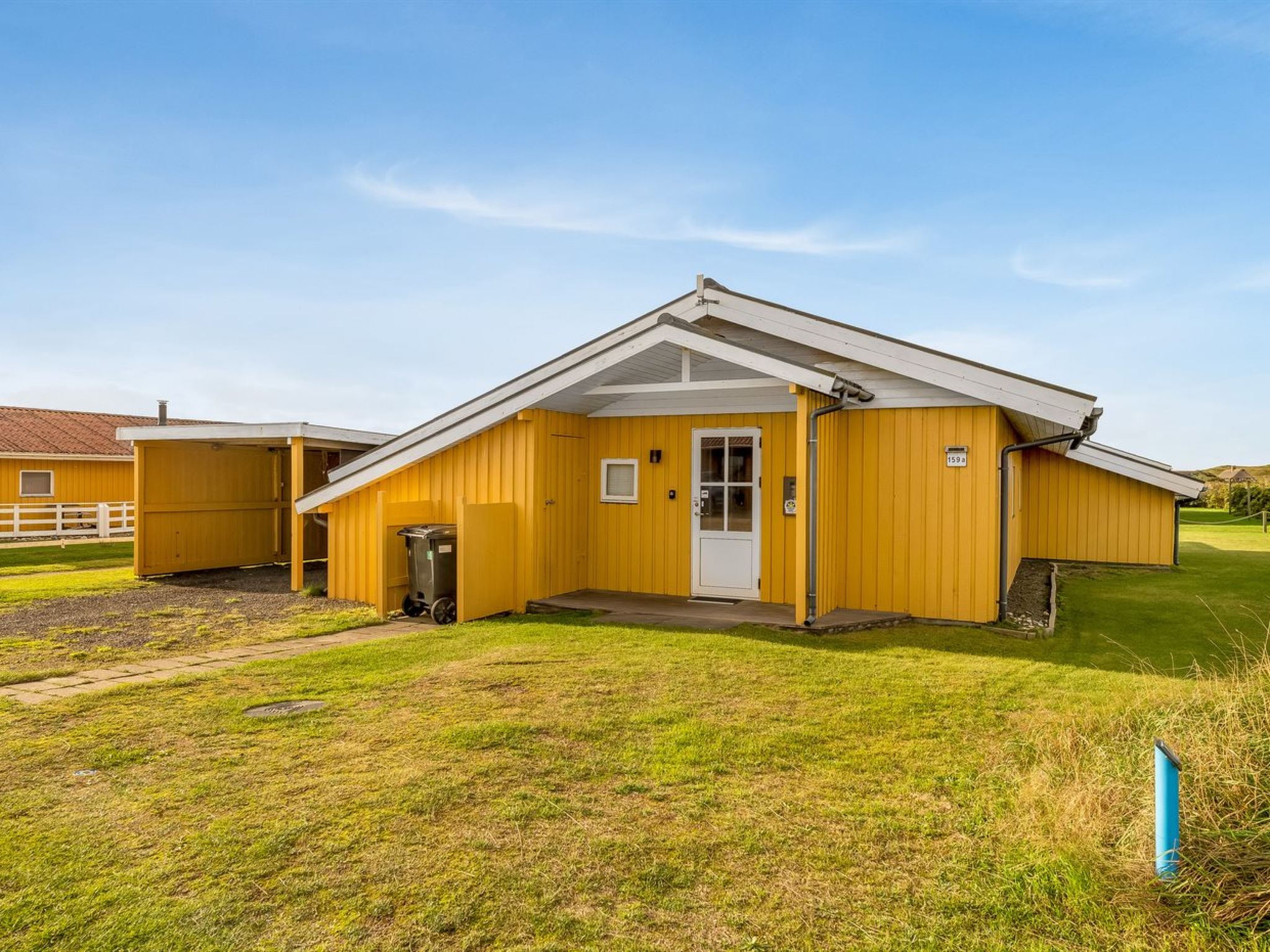 "Aarthi" - 300m from the sea - Outside