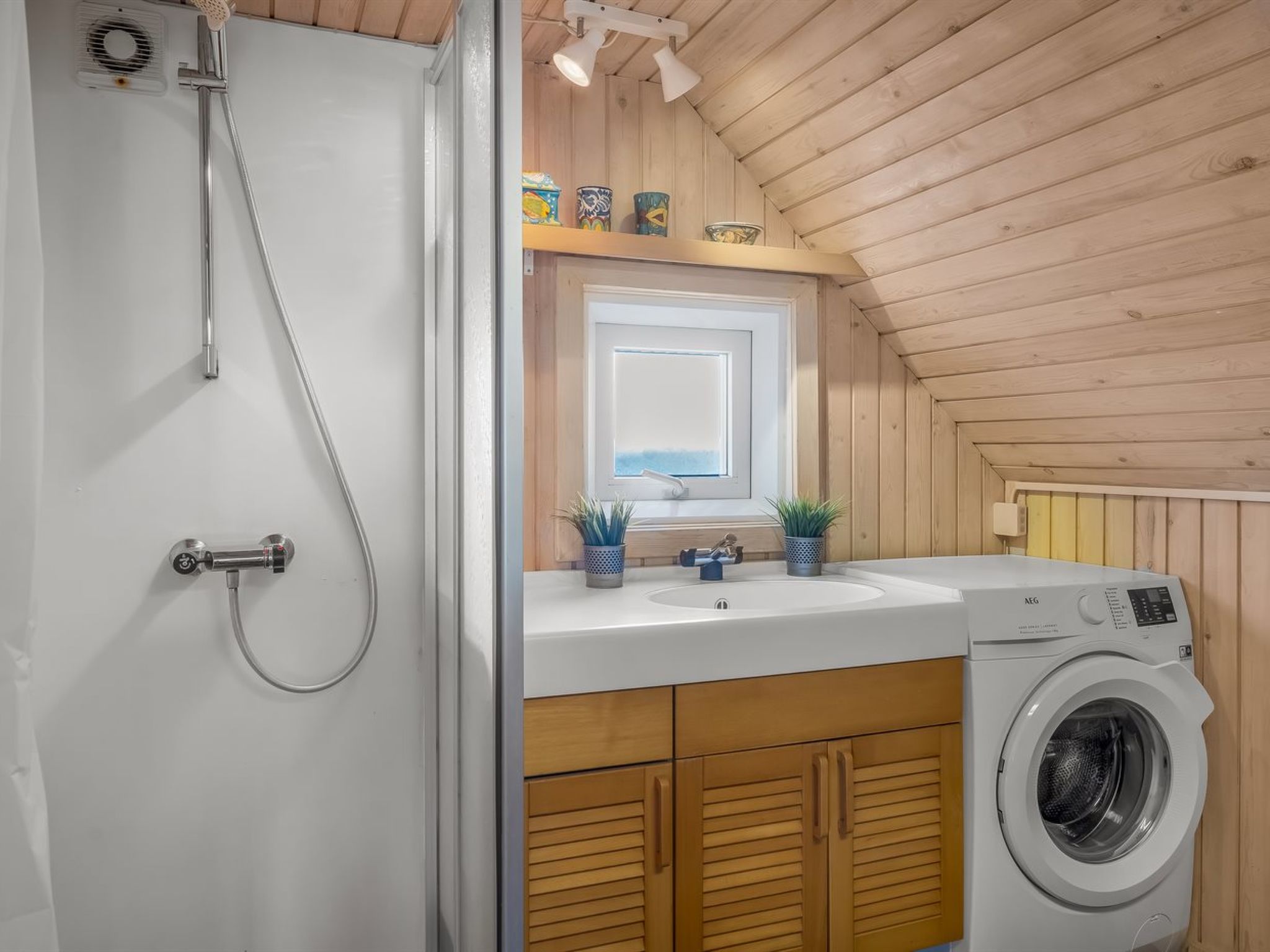 "Oskar" - 300m from the sea - Binnen