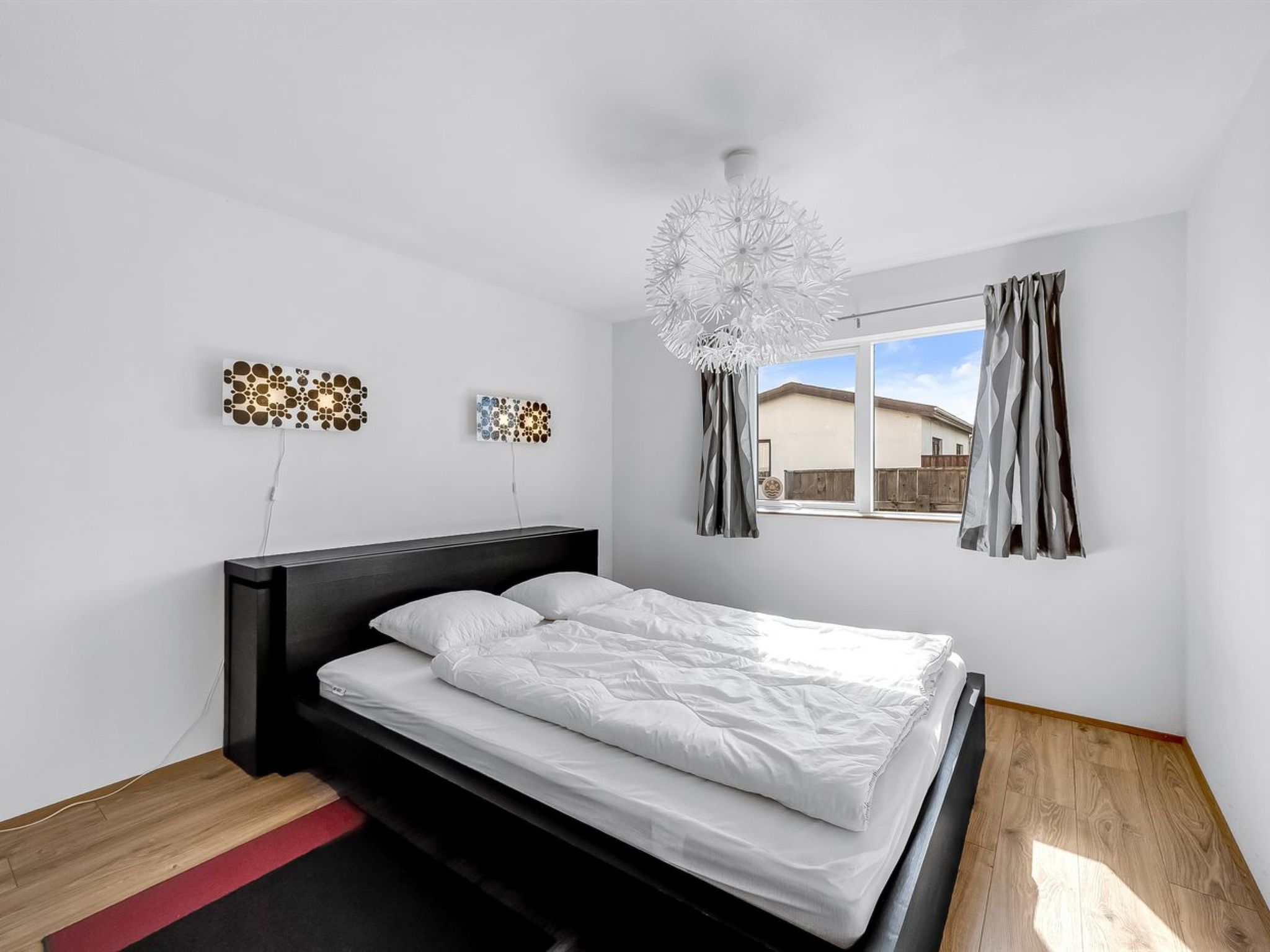 "Heming" - 100m from the sea