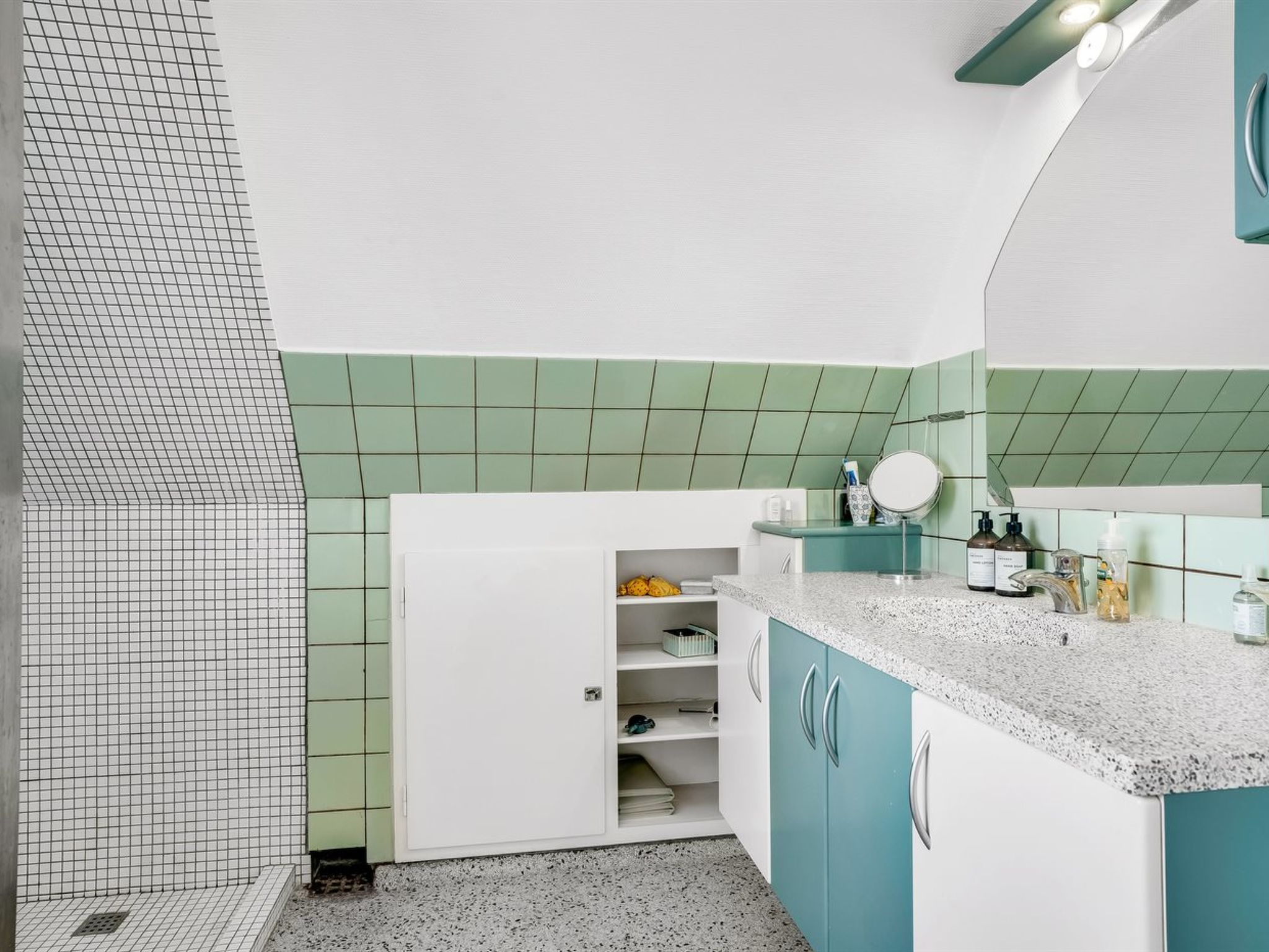 "Bondi" - 150m from the sea - Binnen