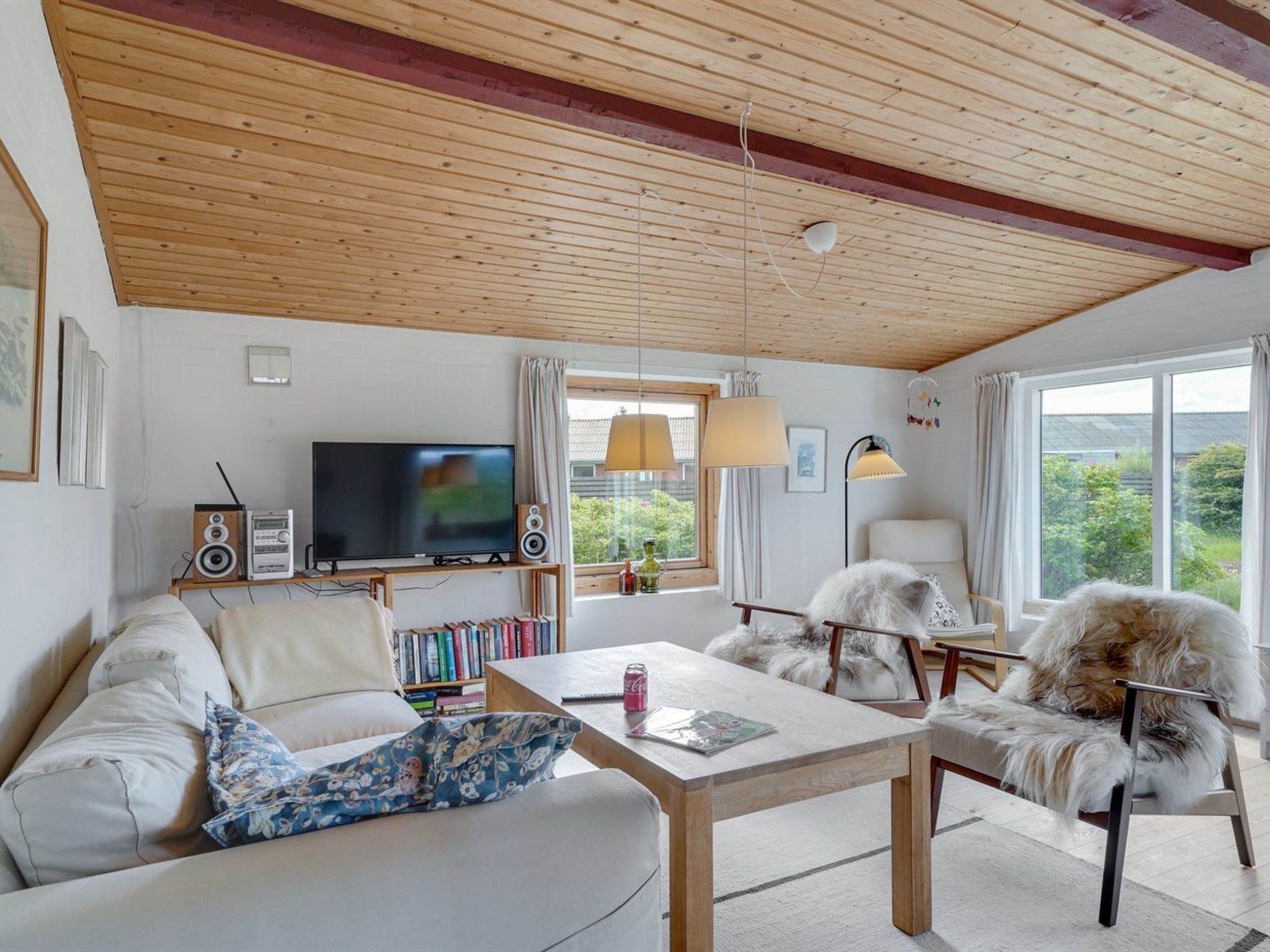 "Suki" - 650m from the sea - Binnen