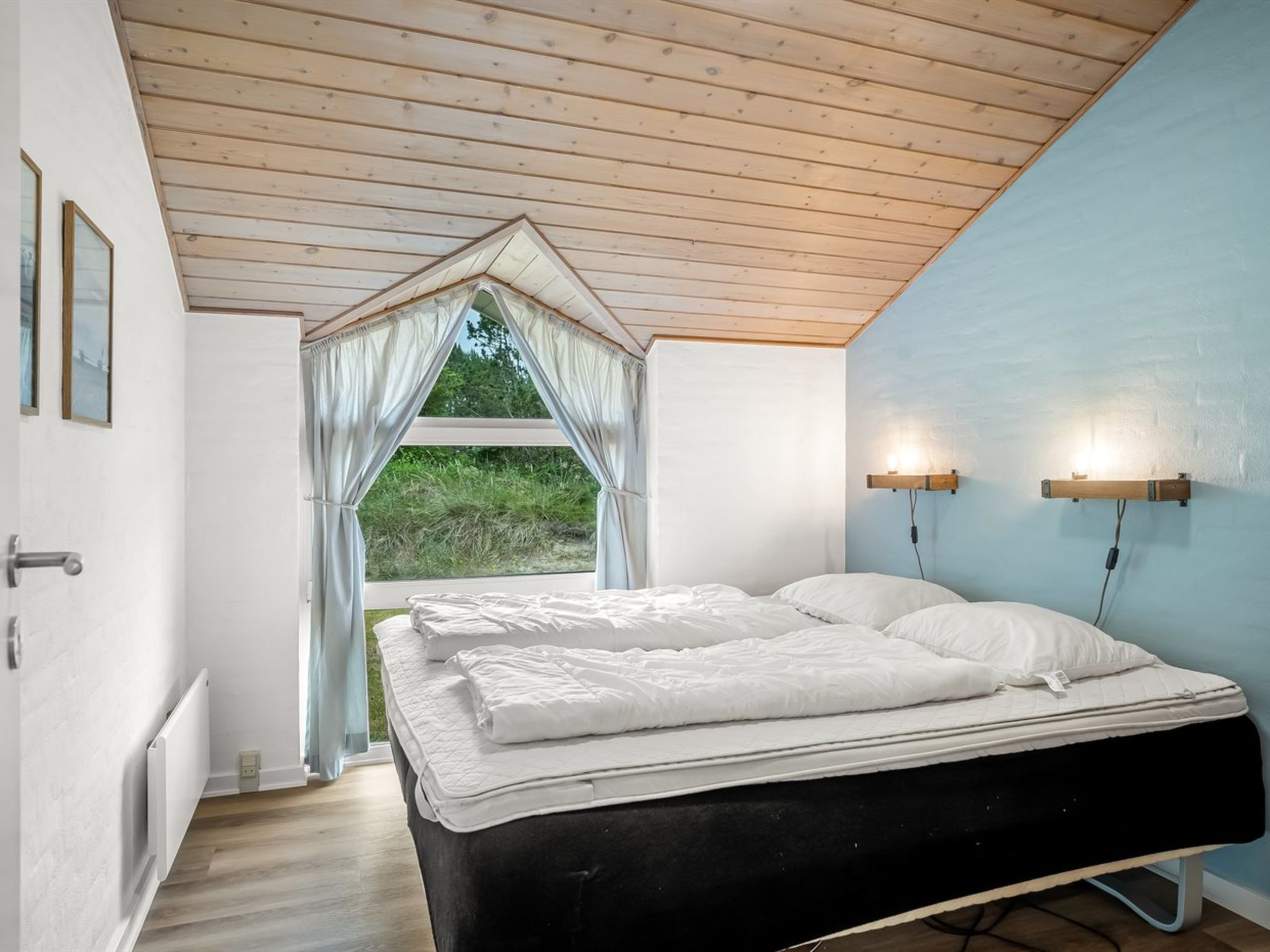 "Hariet" - 600m from the sea - Inside