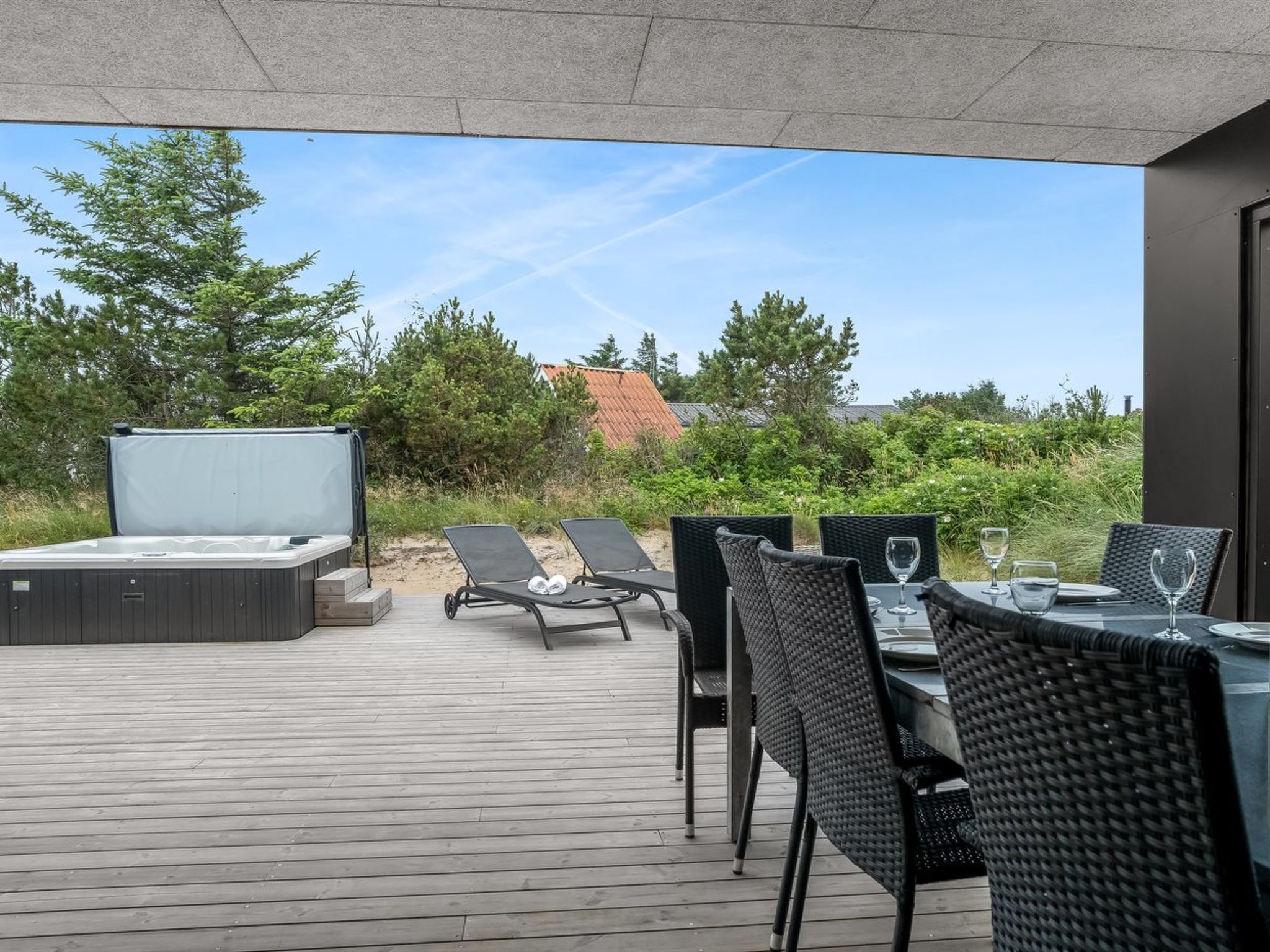 "Hariet" - 600m from the sea - Outside