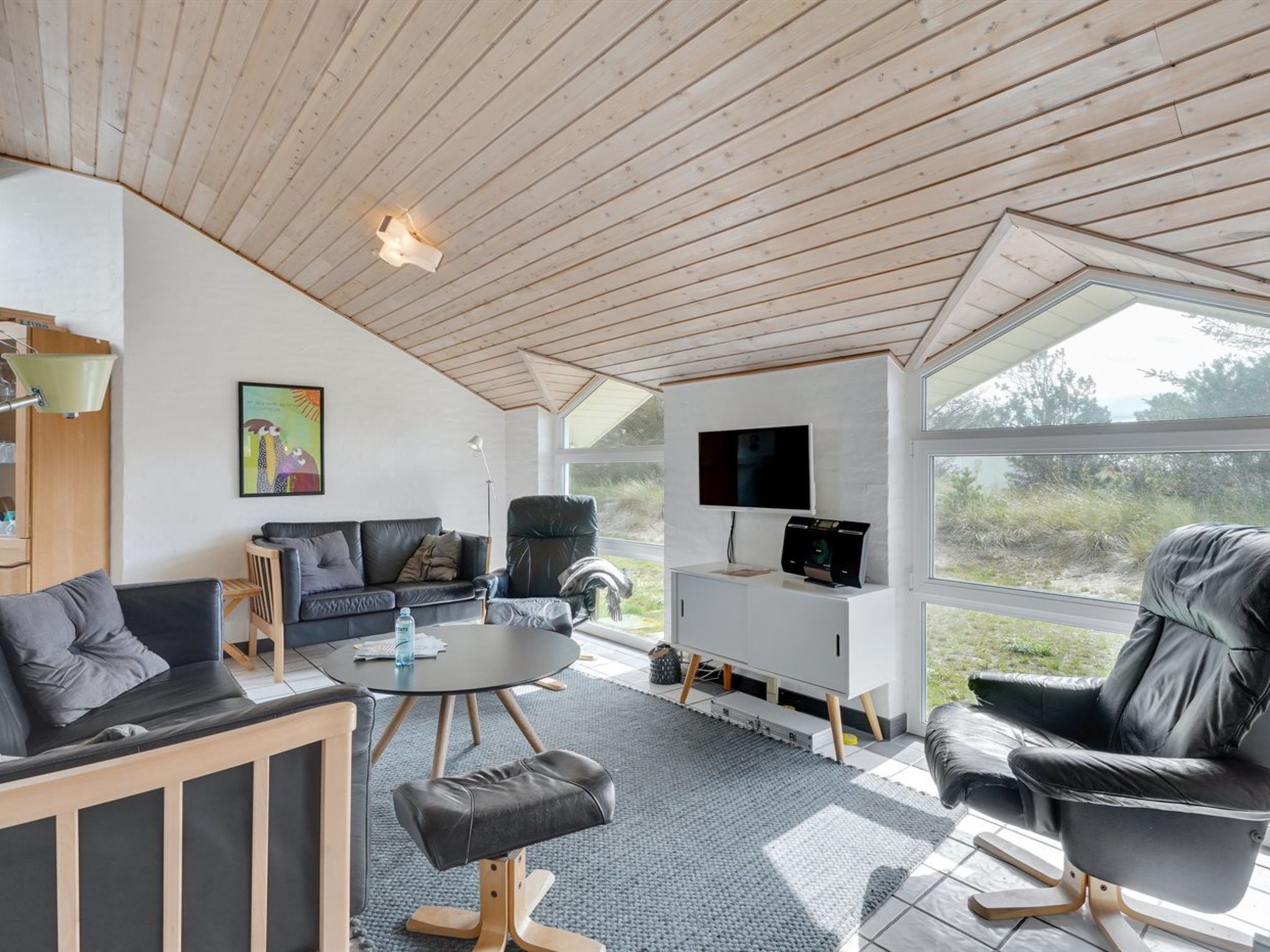 "Hariet" - 600m from the sea-Inside