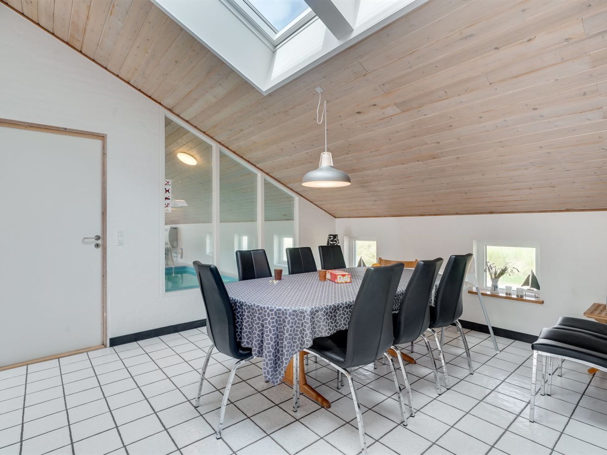 "Hariet" - 600m from the sea-Inside