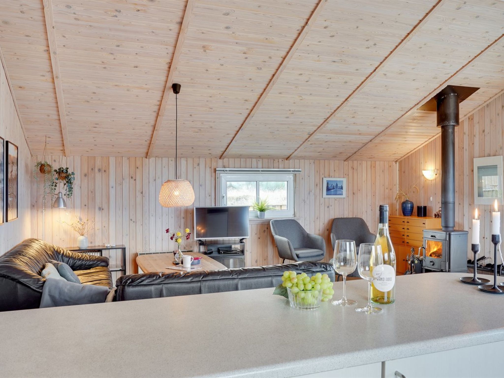 "Melanie" - 950m from the sea-Binnen