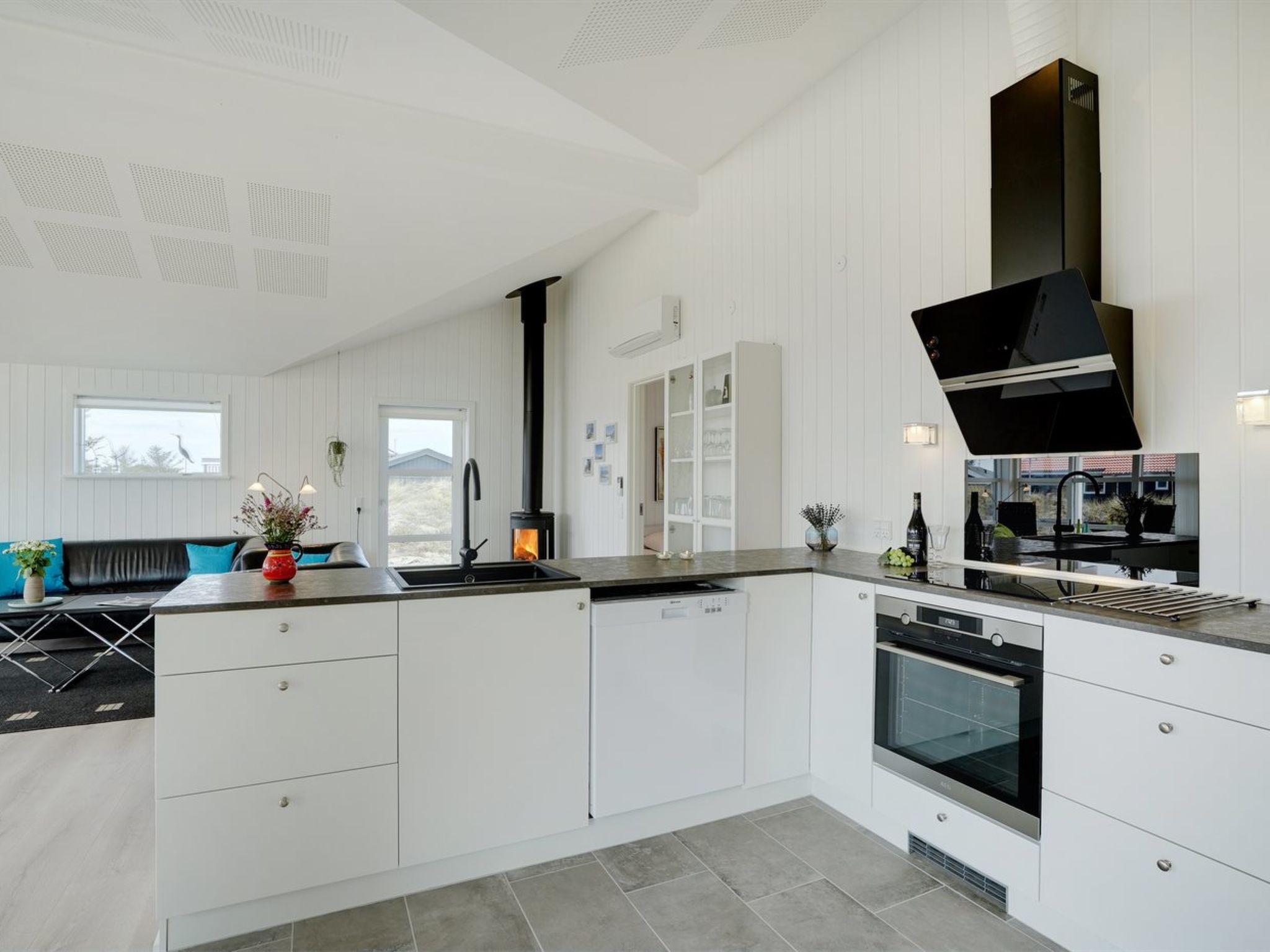 "Mauri" - 350m from the sea-Binnen