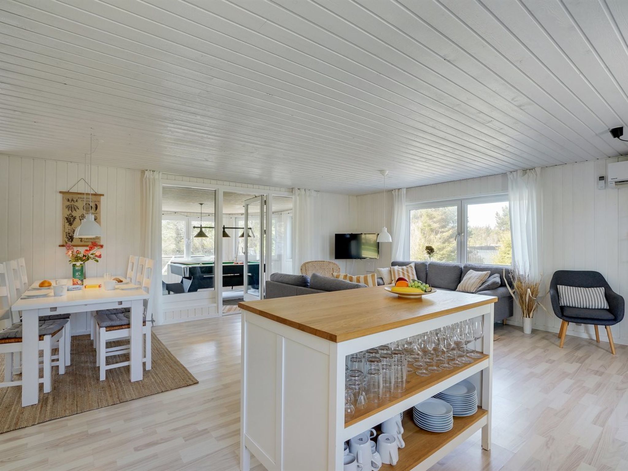 "Styrmer" - 1.2km from the sea - Drinnen