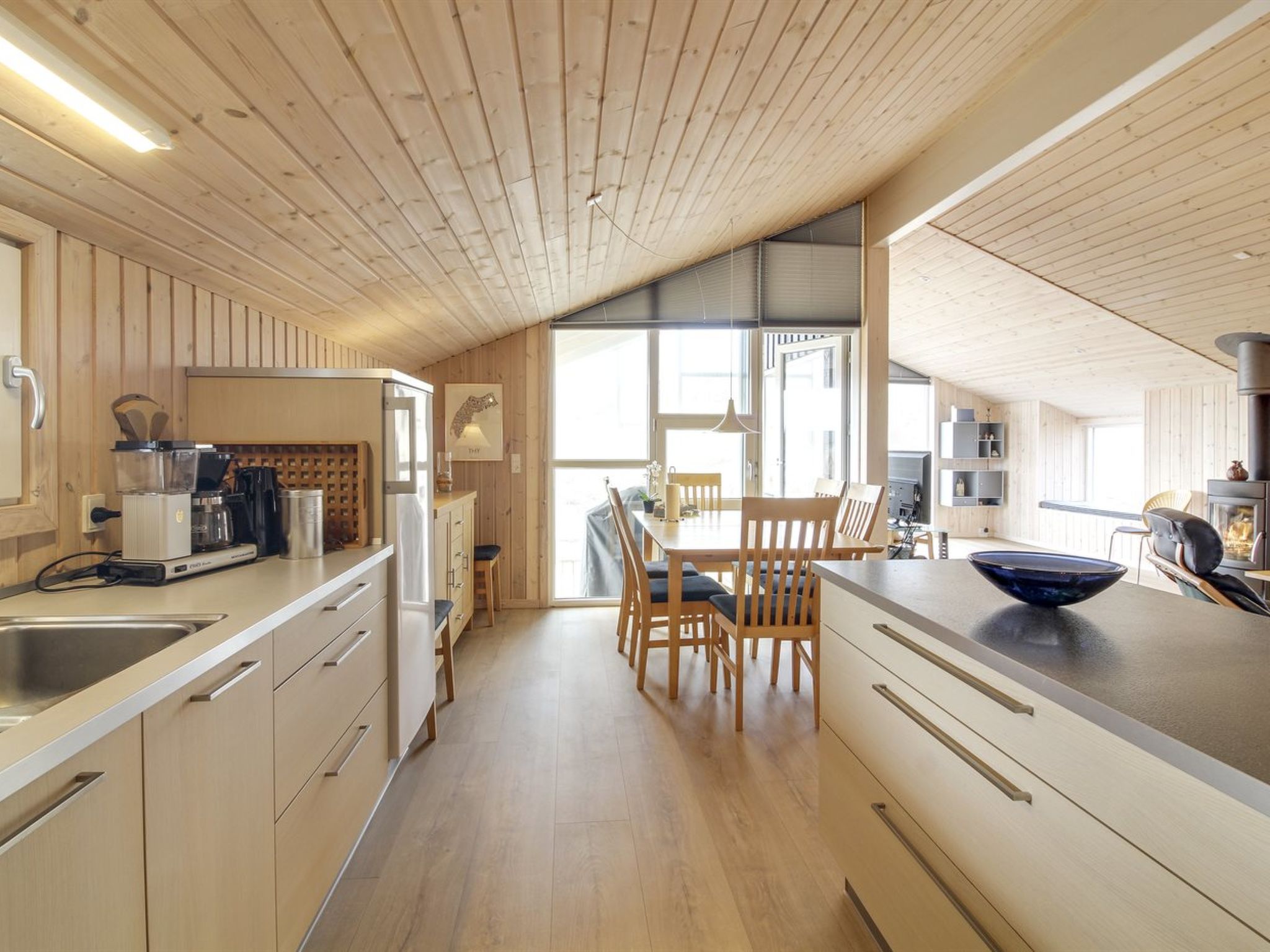 "Emelia" - 50m from the sea-Binnen