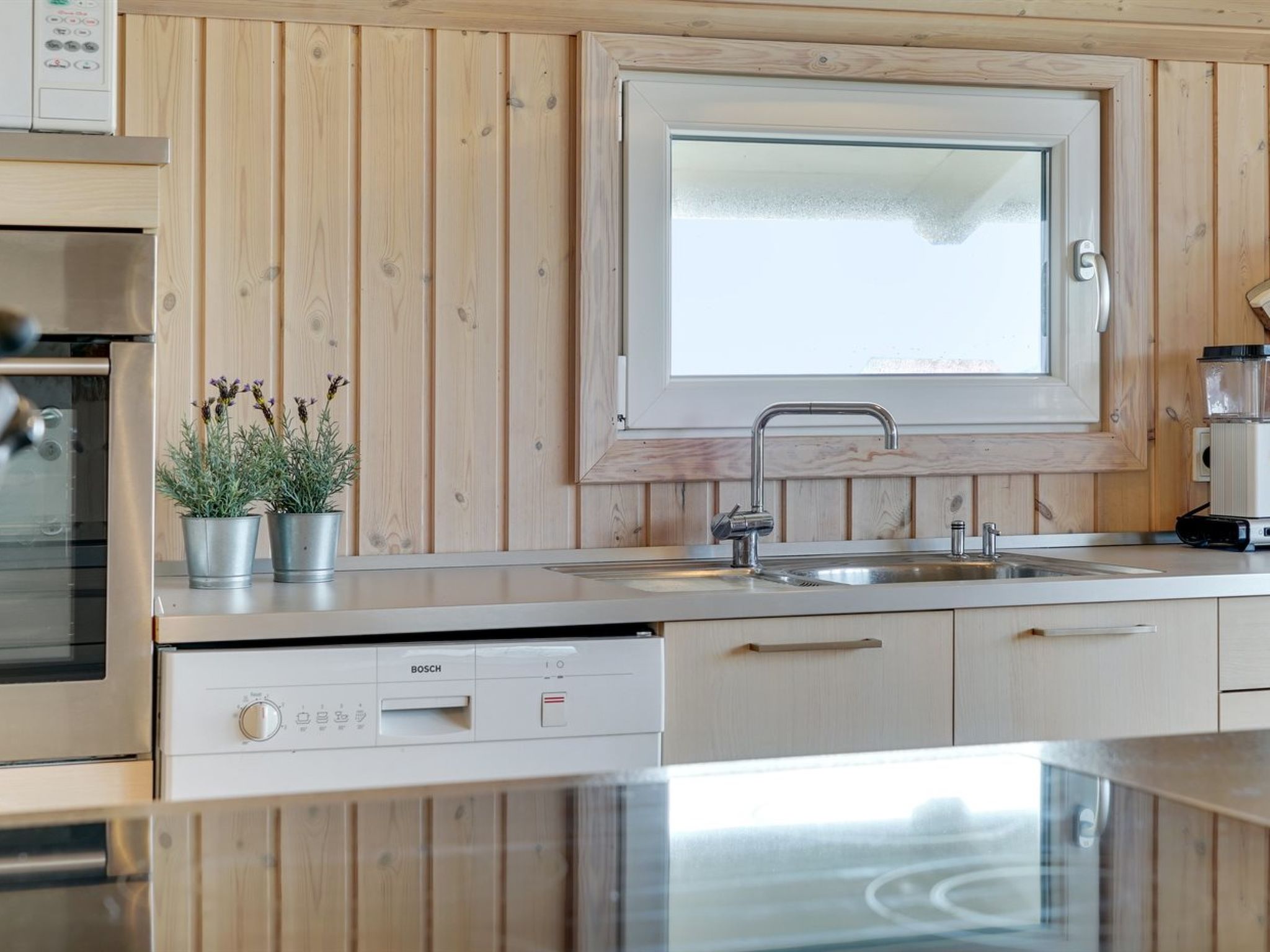 "Emelia" - 50m from the sea-Binnen