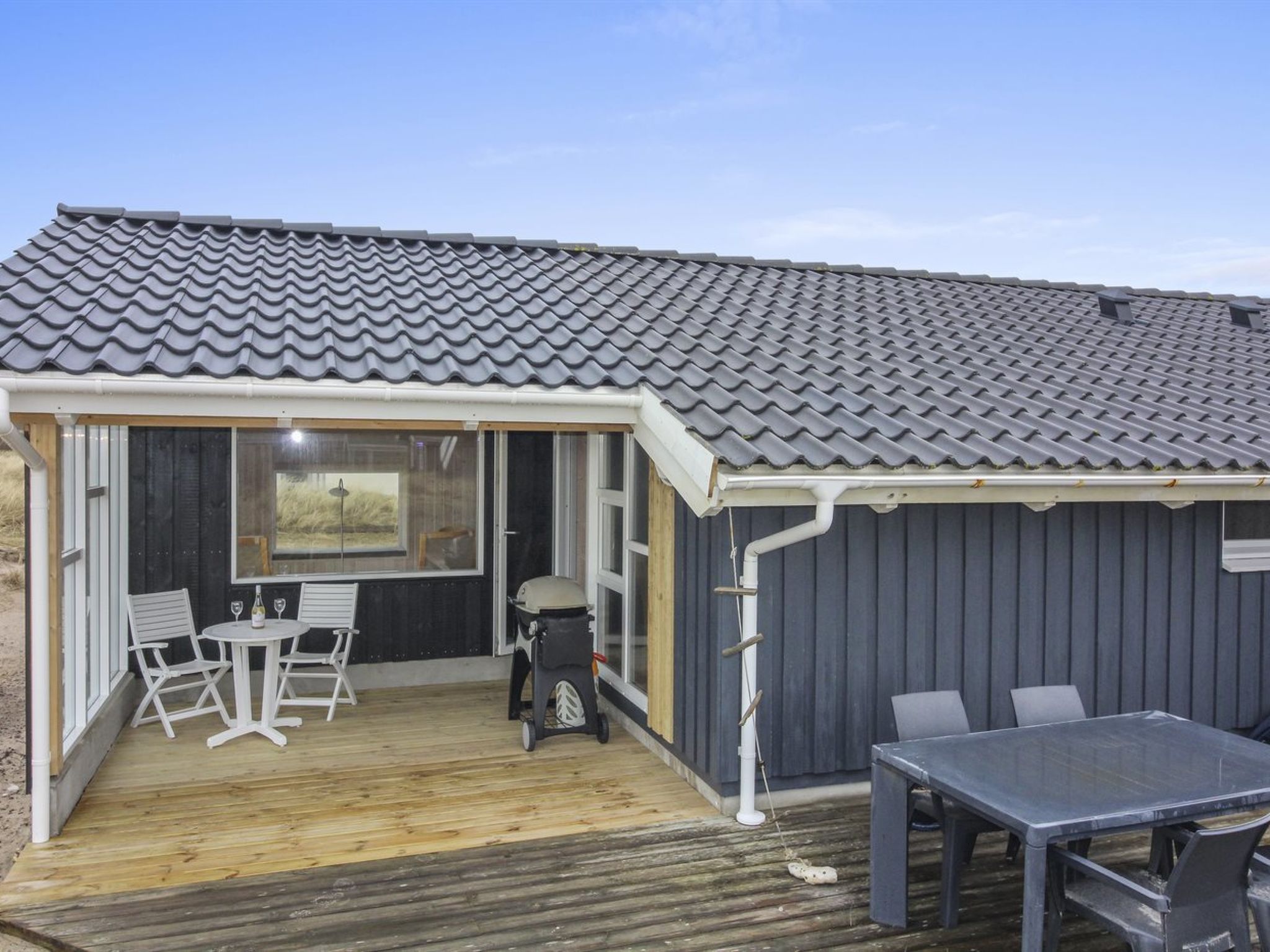 "Emelia" - 50m from the sea-Buiten