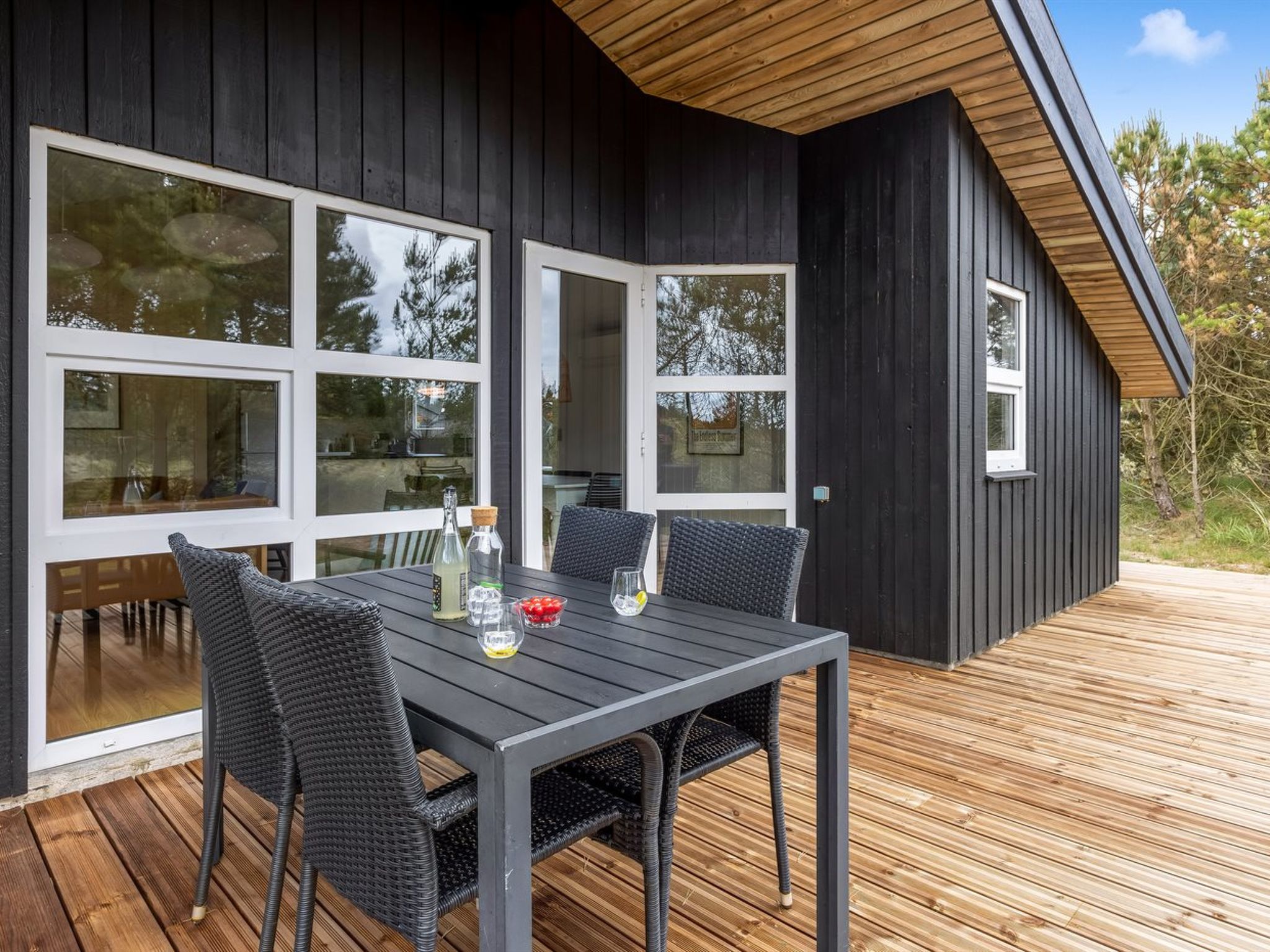 "Antto" - 900m from the sea - Buiten