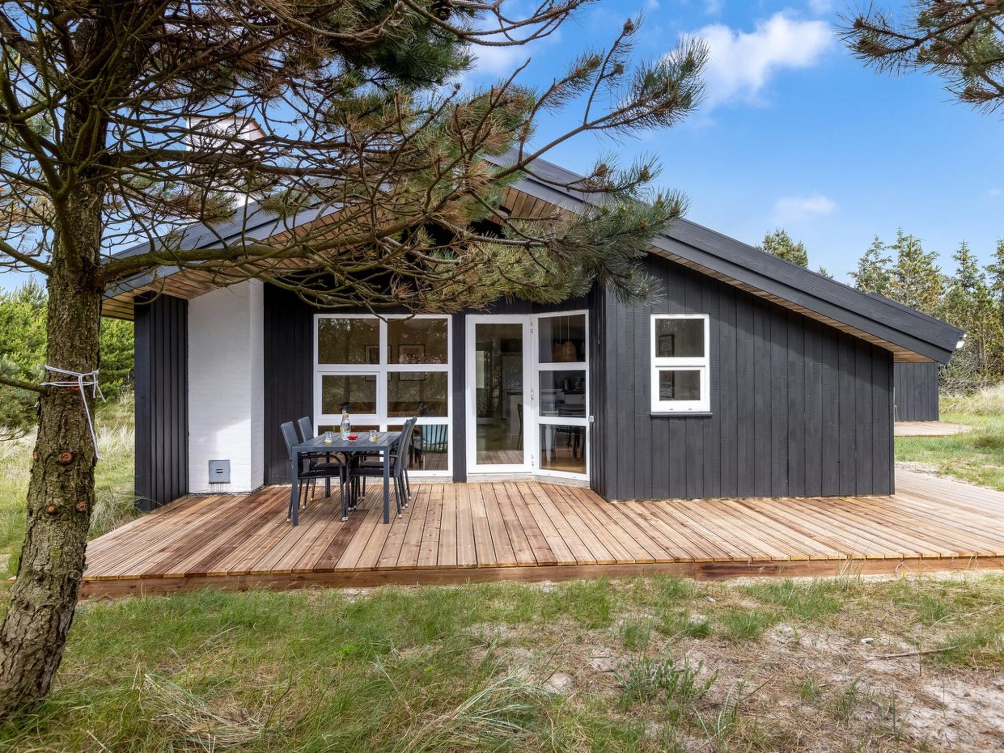 "Antto" - 900m from the sea - Buiten