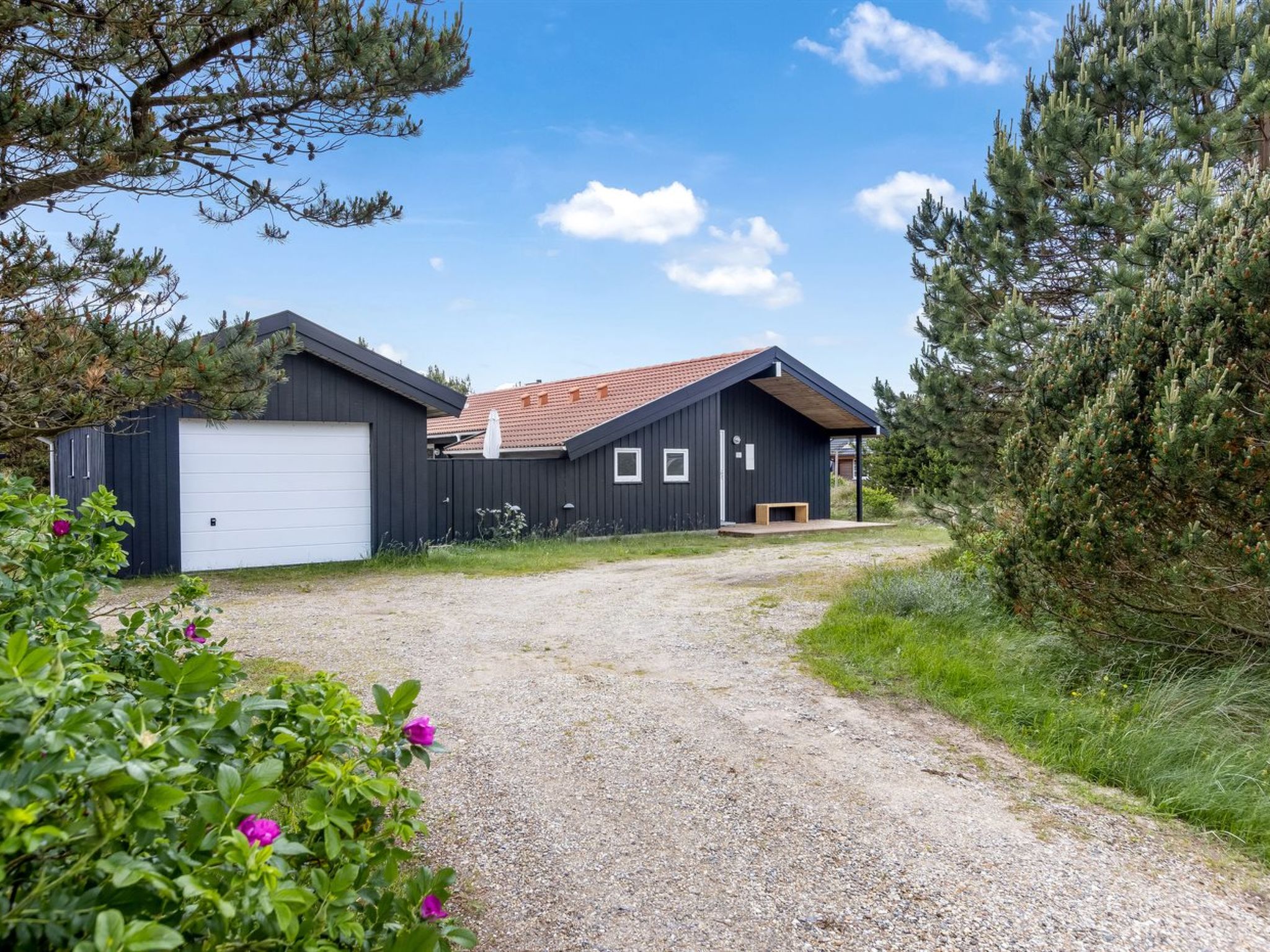 "Antto" - 900m from the sea - Buiten