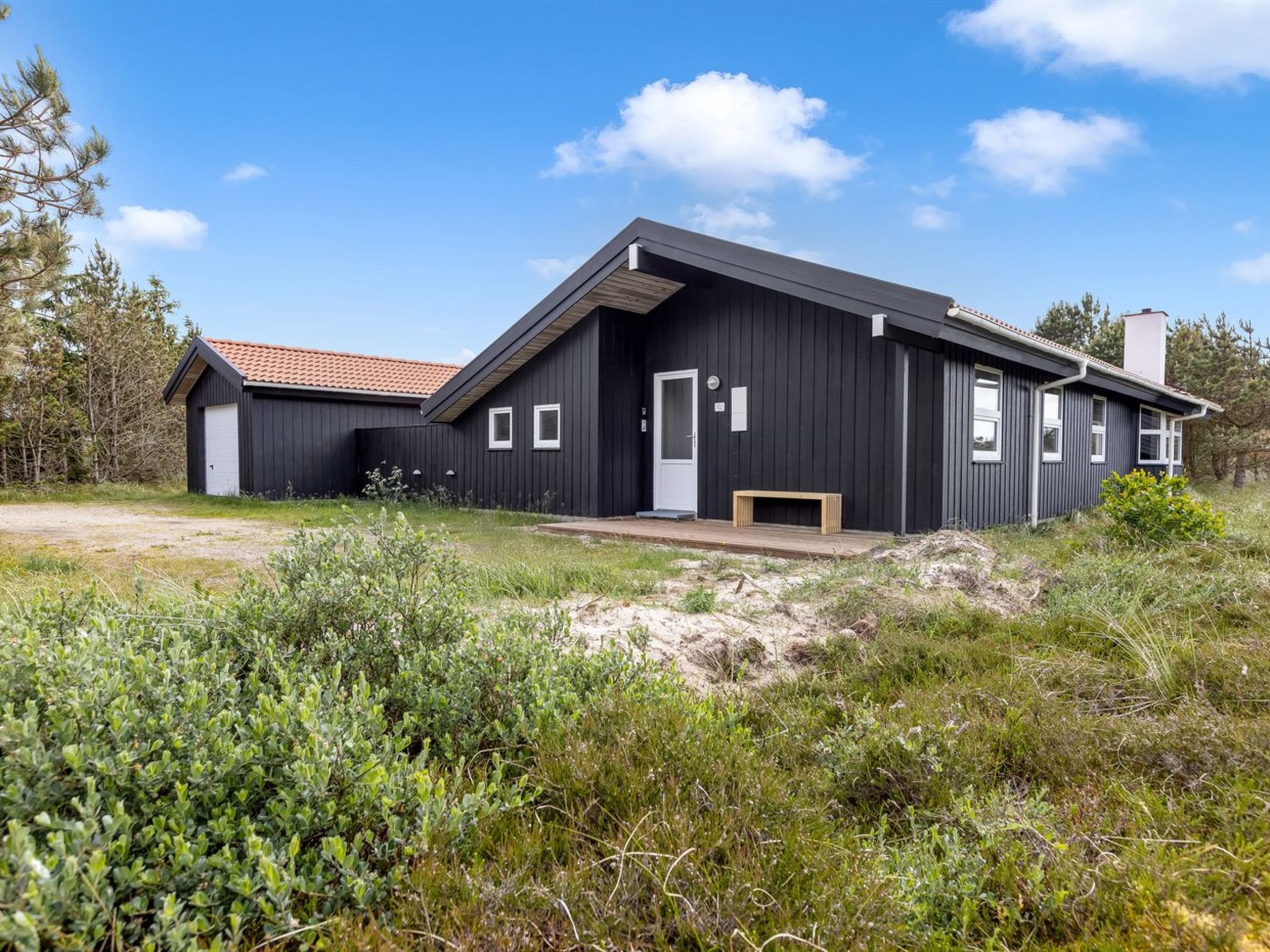 "Antto" - 900m from the sea - Buiten