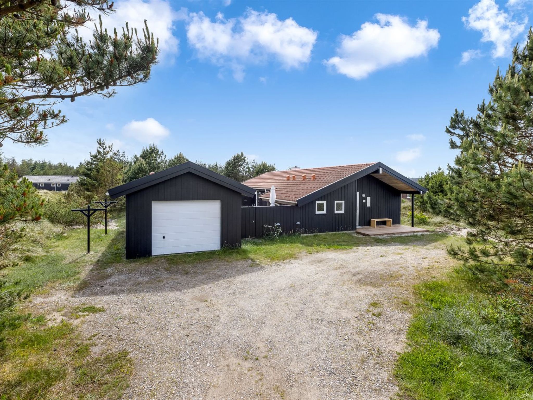 "Antto" - 900m from the sea - Buiten