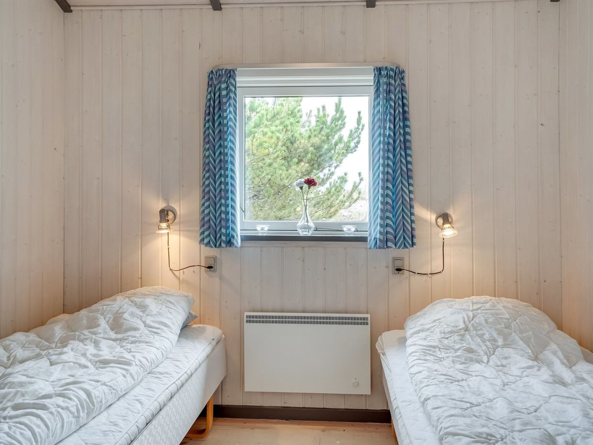 "Floria" - 1.4km from the sea - Binnen